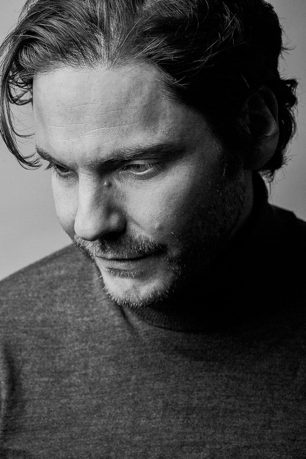 Daniel Bruhl, Marvel Heroes, Actor, German, 1280x1920 HD Phone