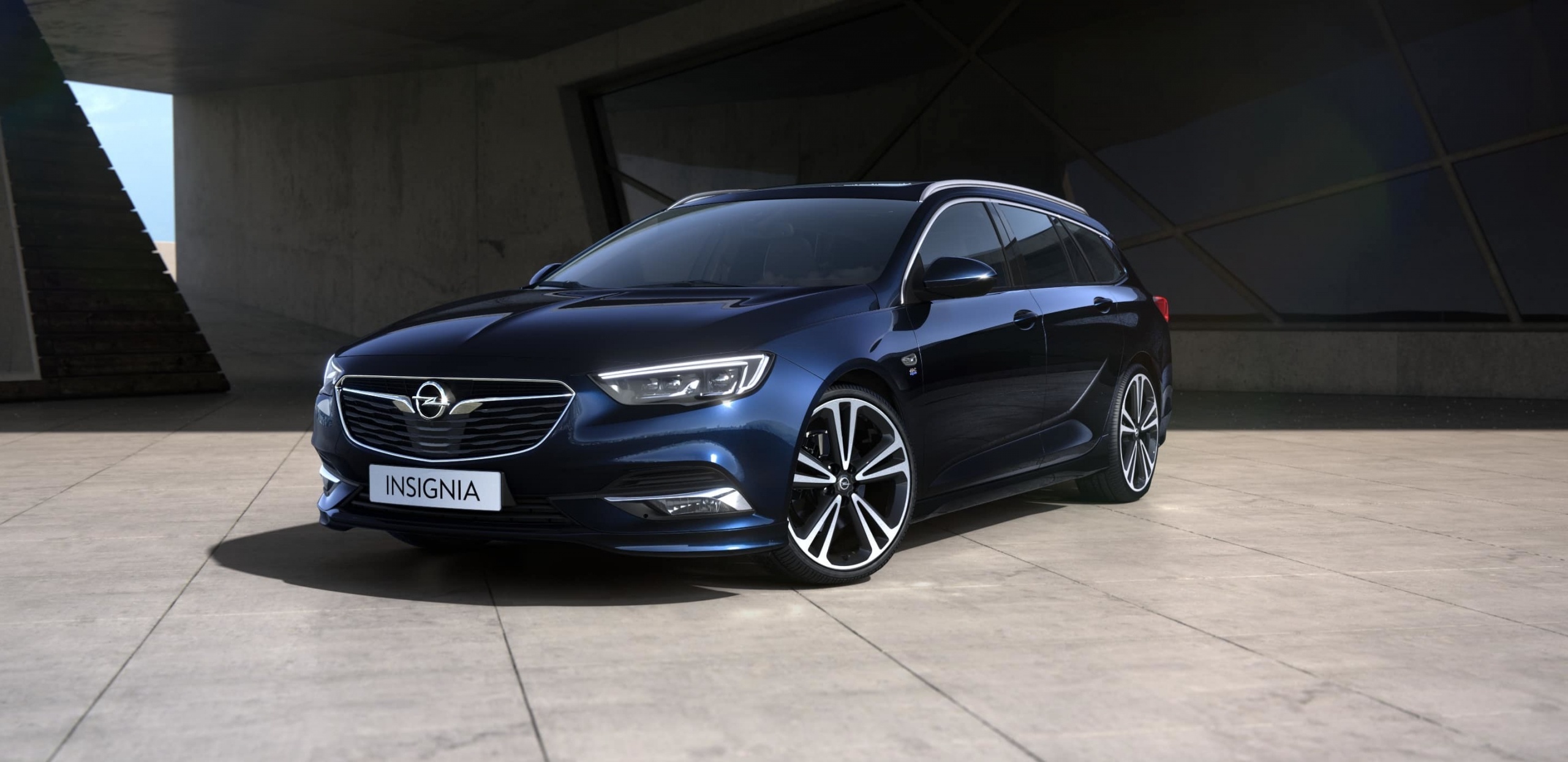 Sports Tourer, Opel Insignia Wallpaper, 2560x1250 Dual Screen Desktop