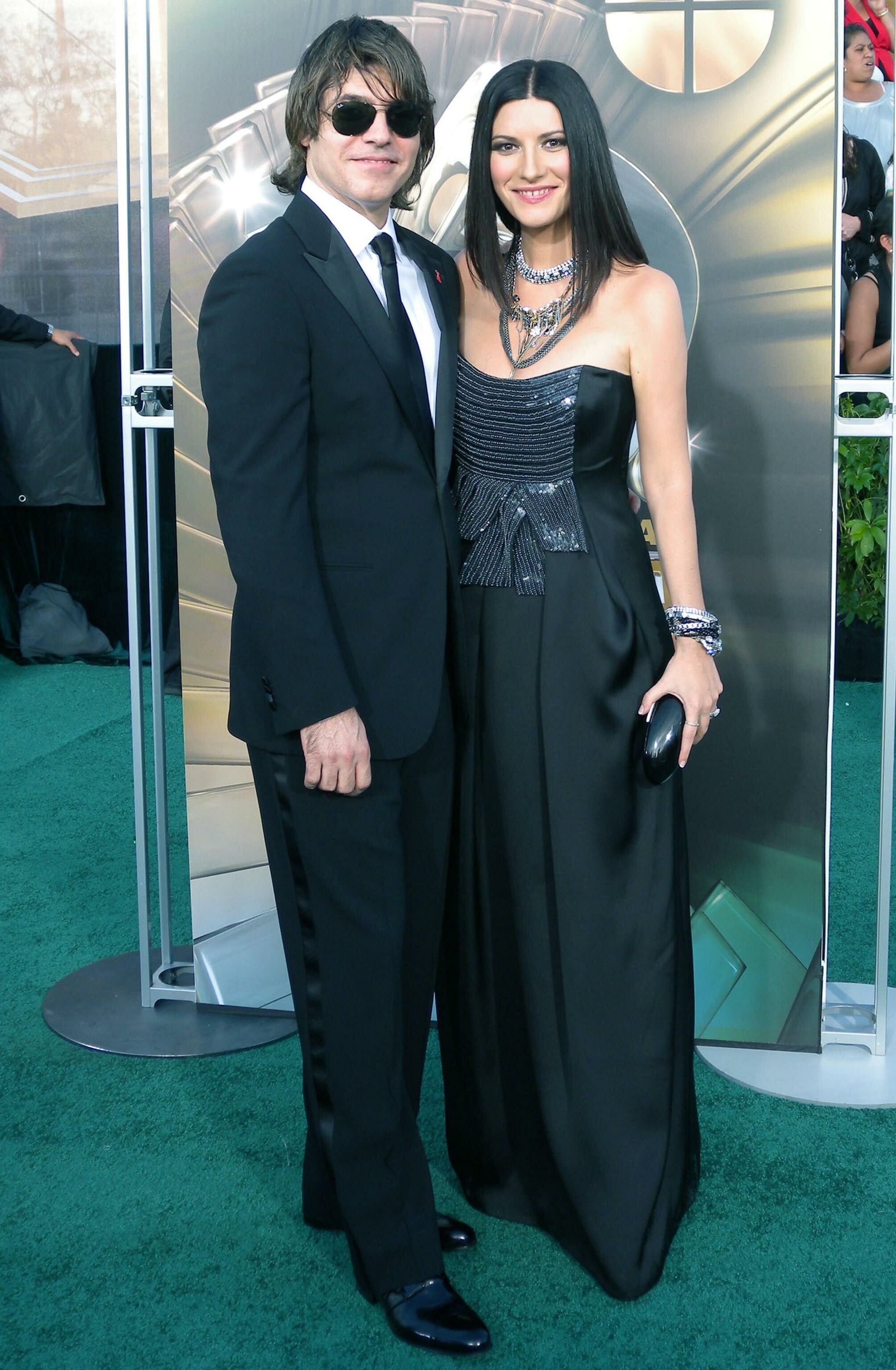 Laura Pausini, Weddings, Daughter, Sicily, 2010x3080 HD Phone