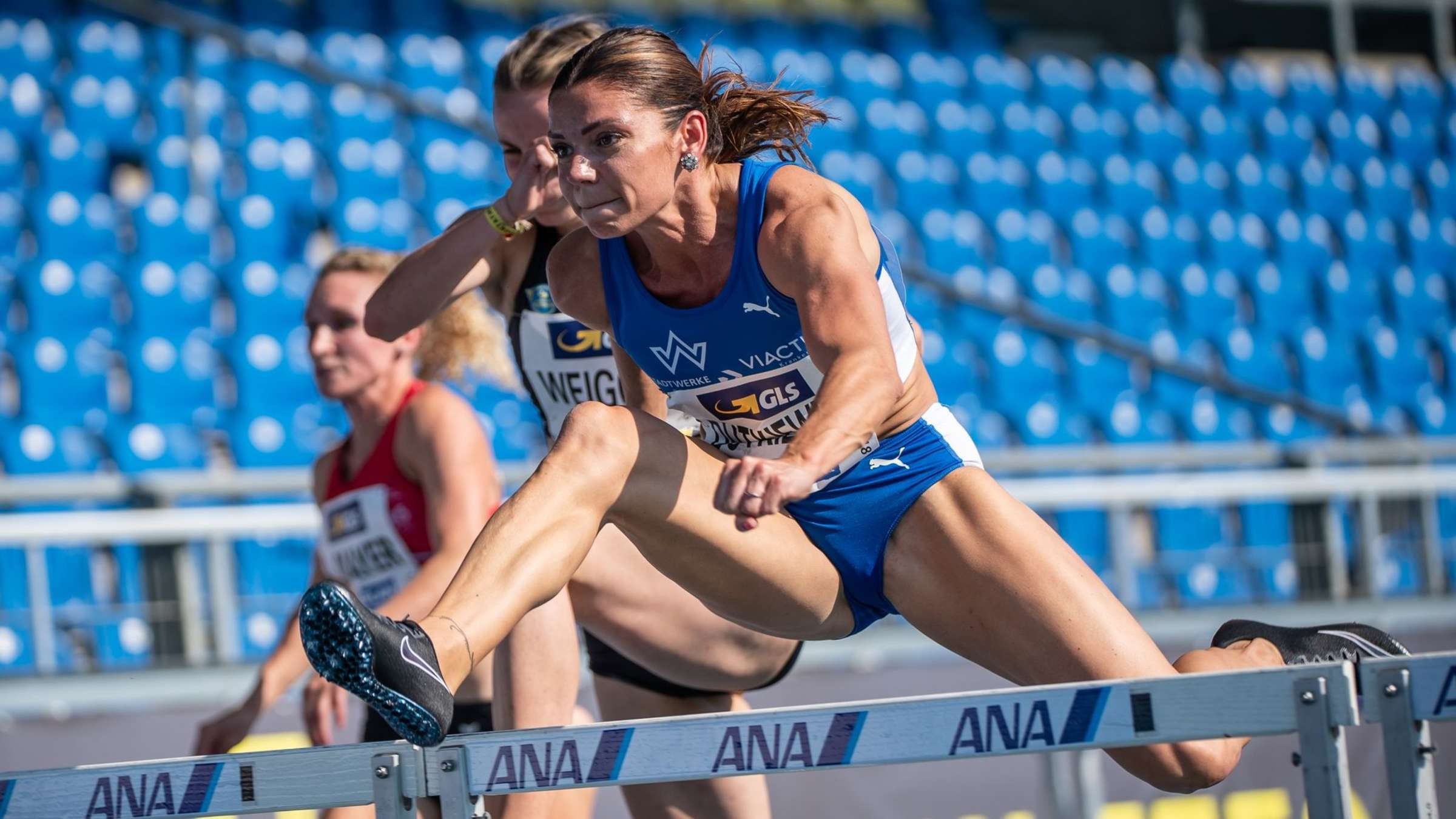 Pamela Dutkiewicz, Hurdles Sprinter, Retirement, Emmerich, 2400x1350 HD Desktop