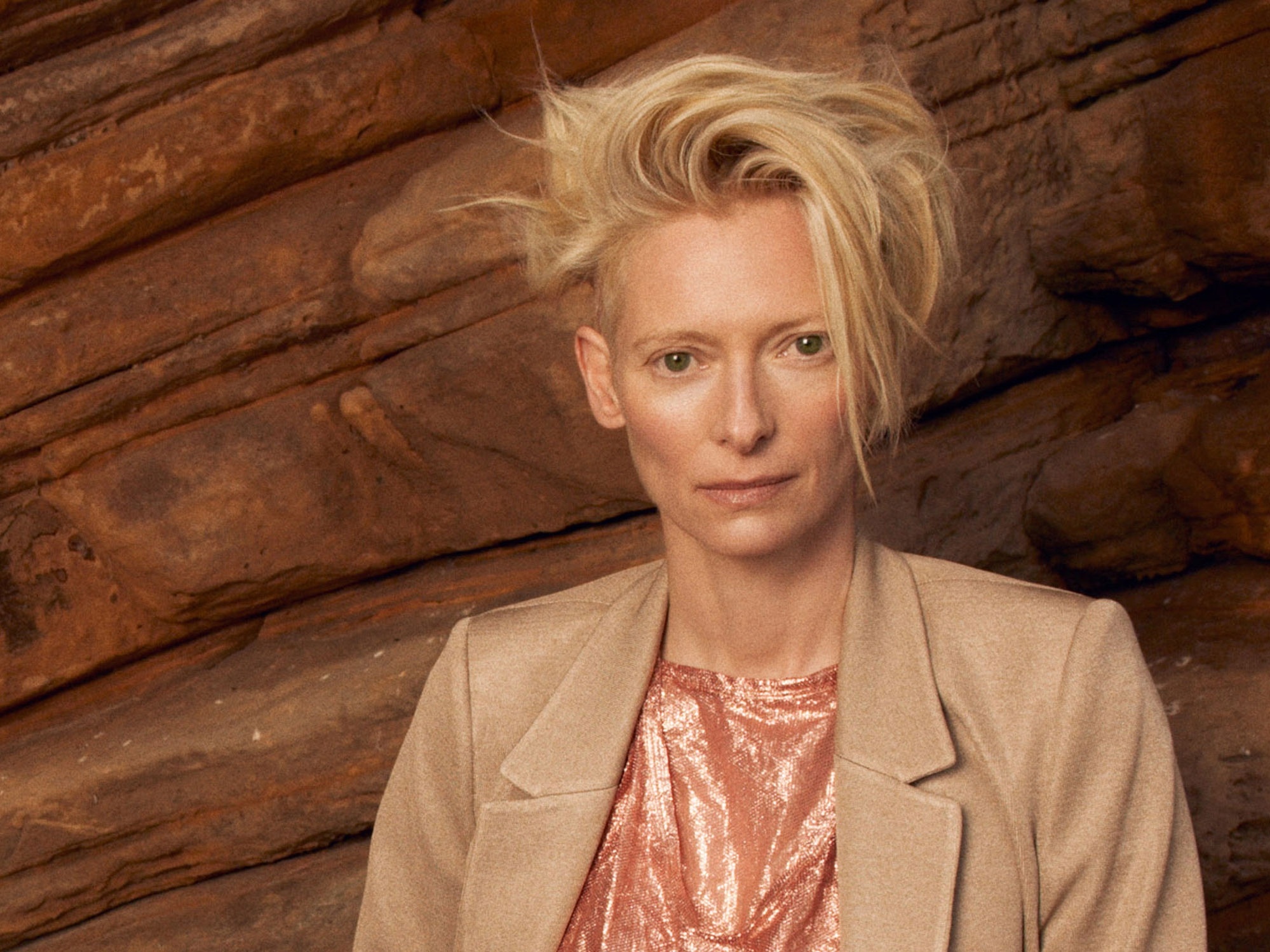 Tilda Swinton, Desktop charm, Timeless elegance, Magnetic presence, 2000x1500 HD Desktop