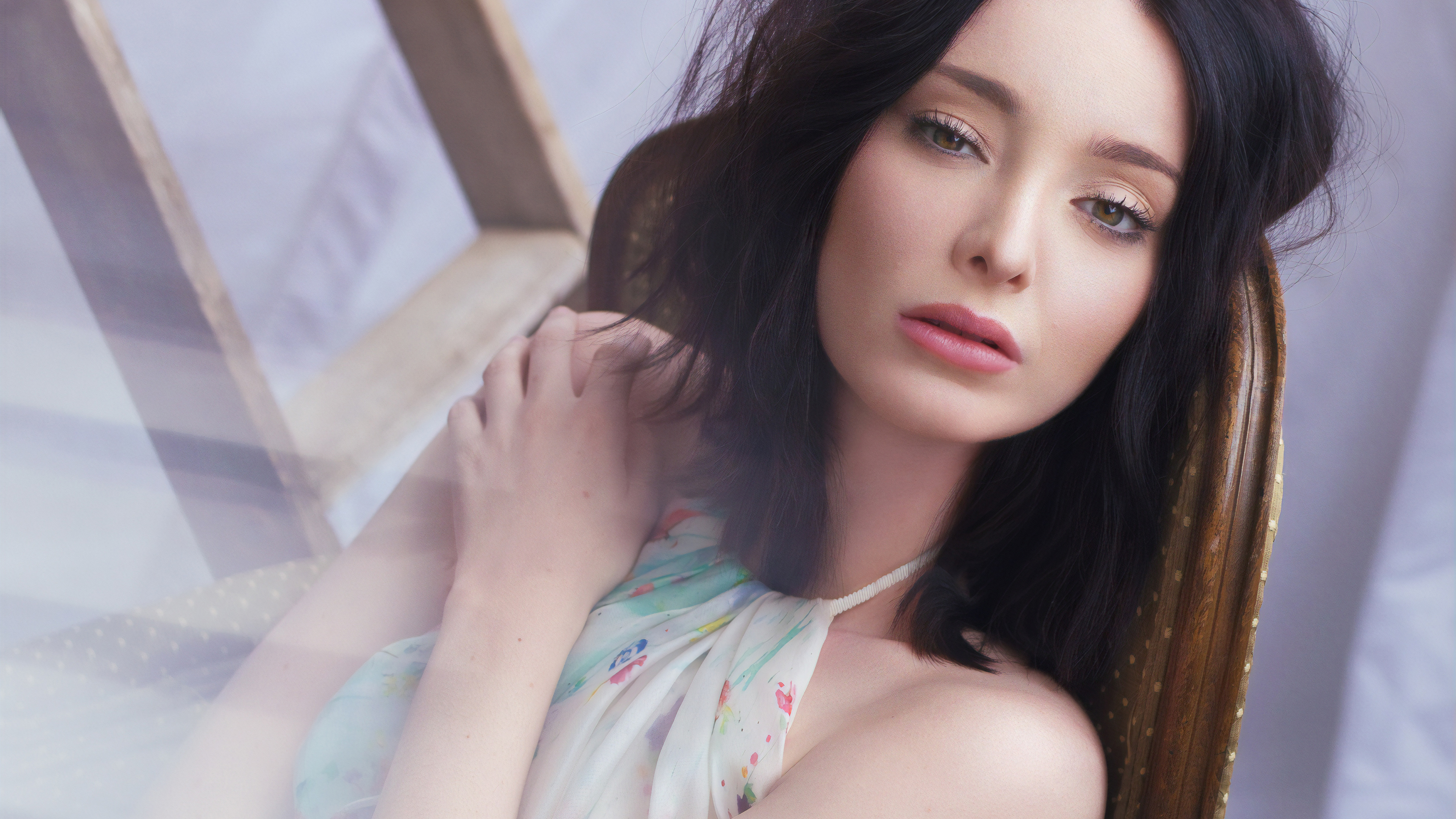 Emma Dumont, Grumpy Magazine, Emily Sandifer, 3840x2160 4K Desktop