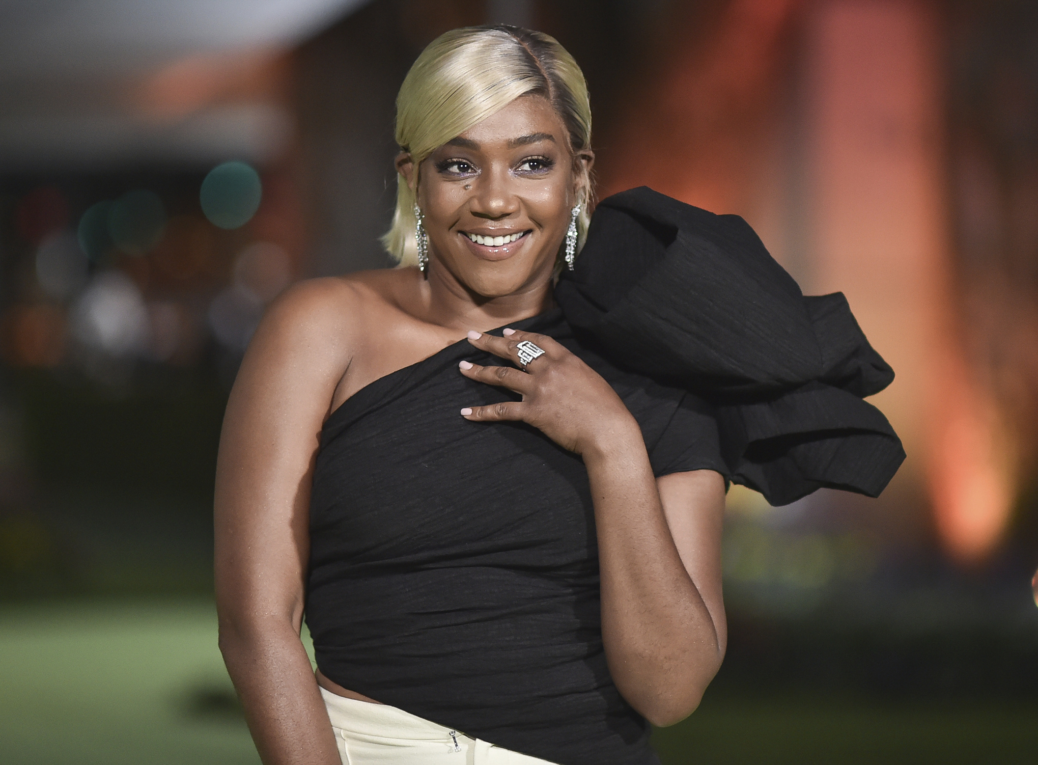 Tiffany Haddish, Book release, Curse you with joy, 2120x1560 HD Desktop