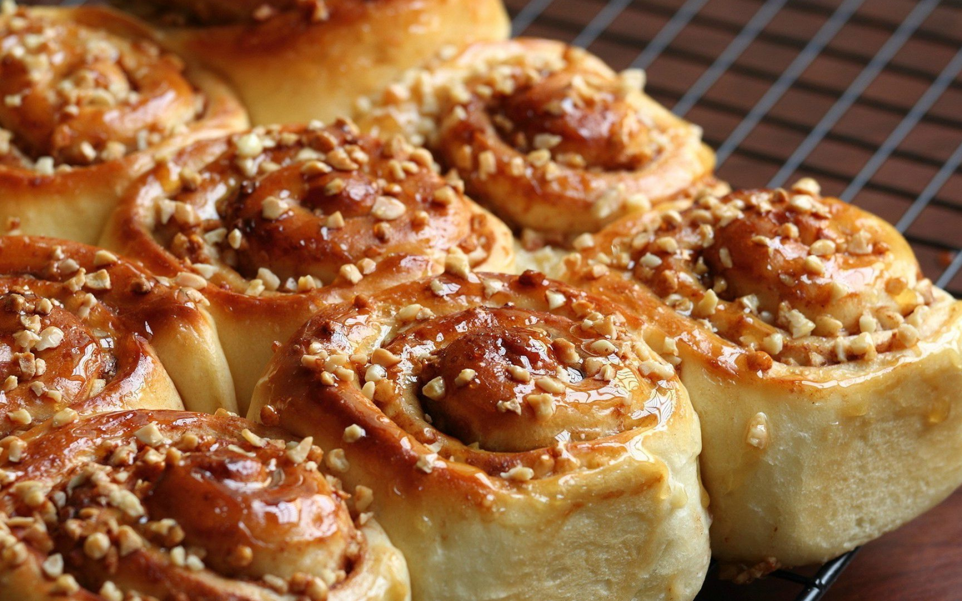 Cinnamon roll, Delicious treat, Irresistible pastry, Mouth-watering delight, 1920x1200 HD Desktop