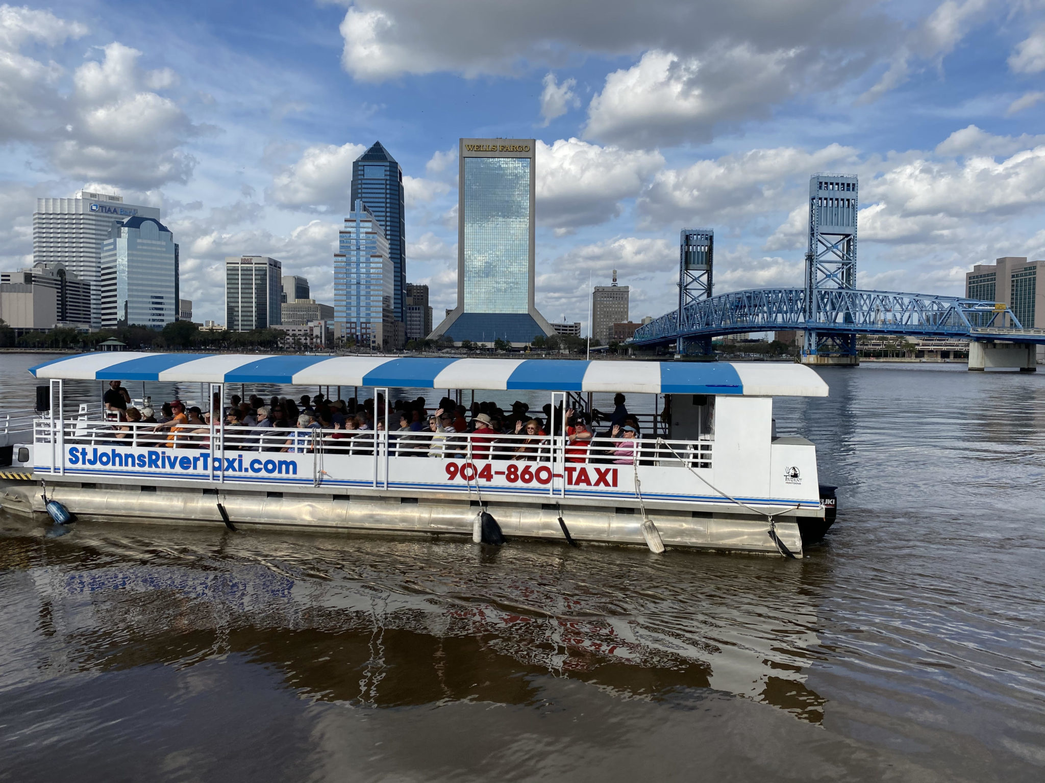 Water taxis, St. Johns River, Downtown Jacksonville, 2050x1540 HD Desktop