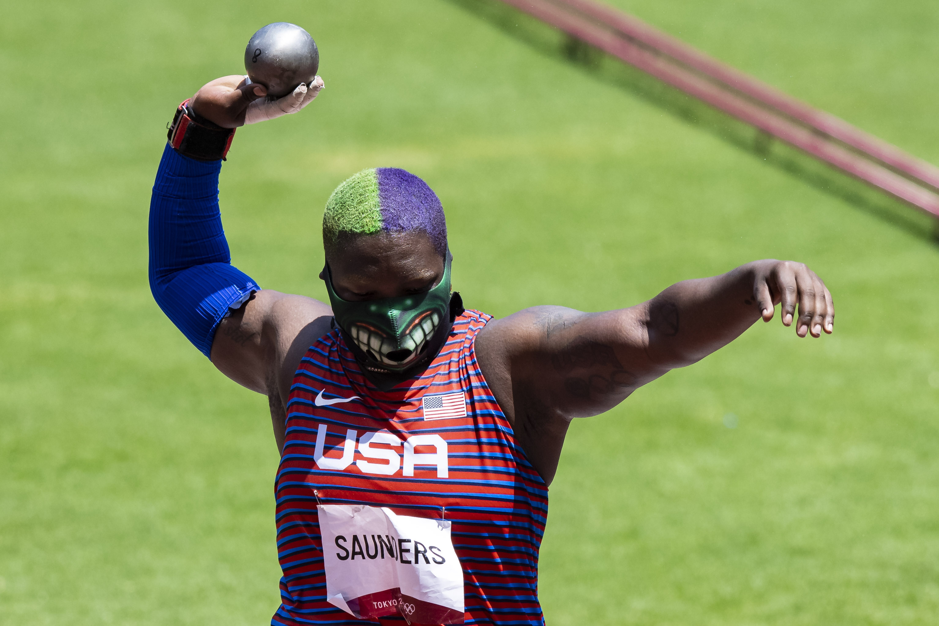 Shot Put, Raven Saunders, Olympic political gesture, 3070x2050 HD Desktop