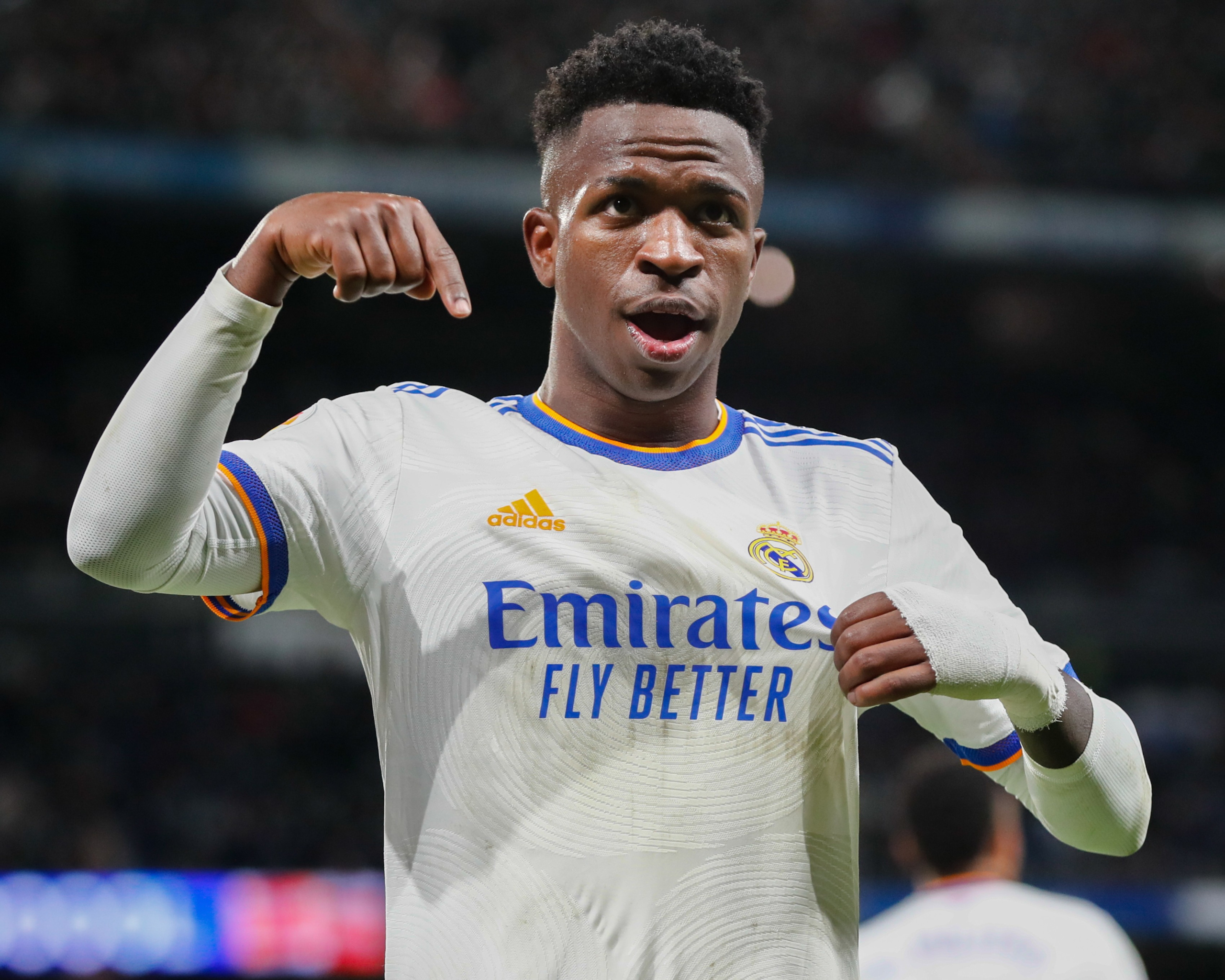 Vinícius Júnior, Real Madrid home kit, Pointing finger celebration, HD Desktop wallpaper