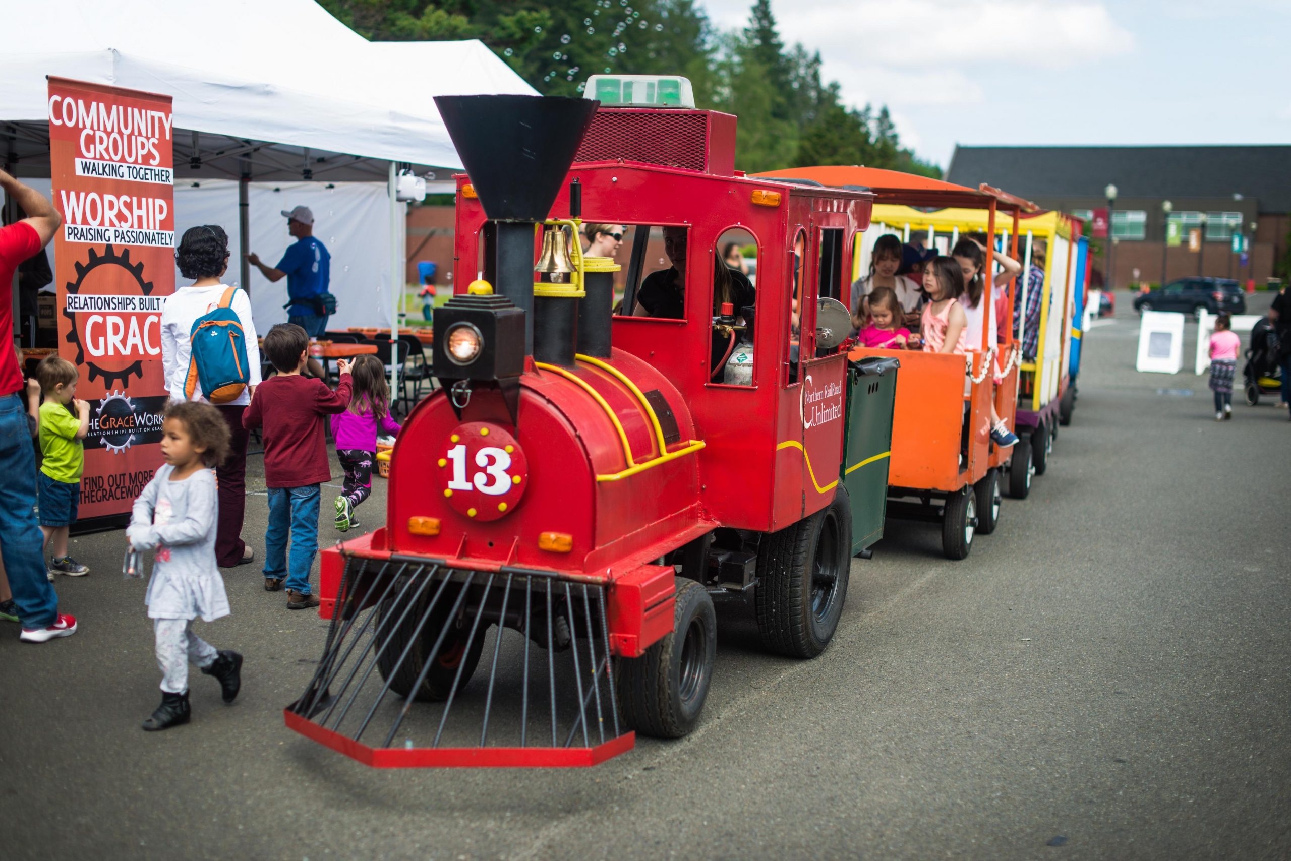 Fun Fair, Lacey Spring, Thrilling rides, Local tradition, 2560x1710 HD Desktop