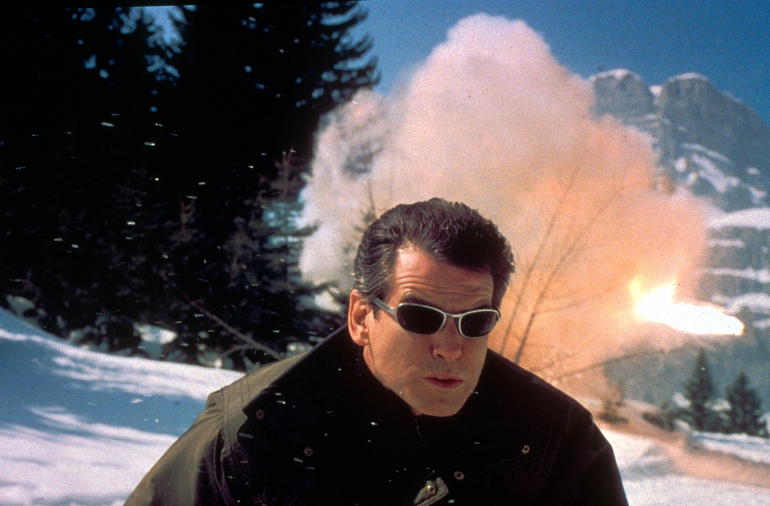 The World Is Not Enough, Pierce Brosnan photo, Fanpop, 2680x1760 HD Desktop
