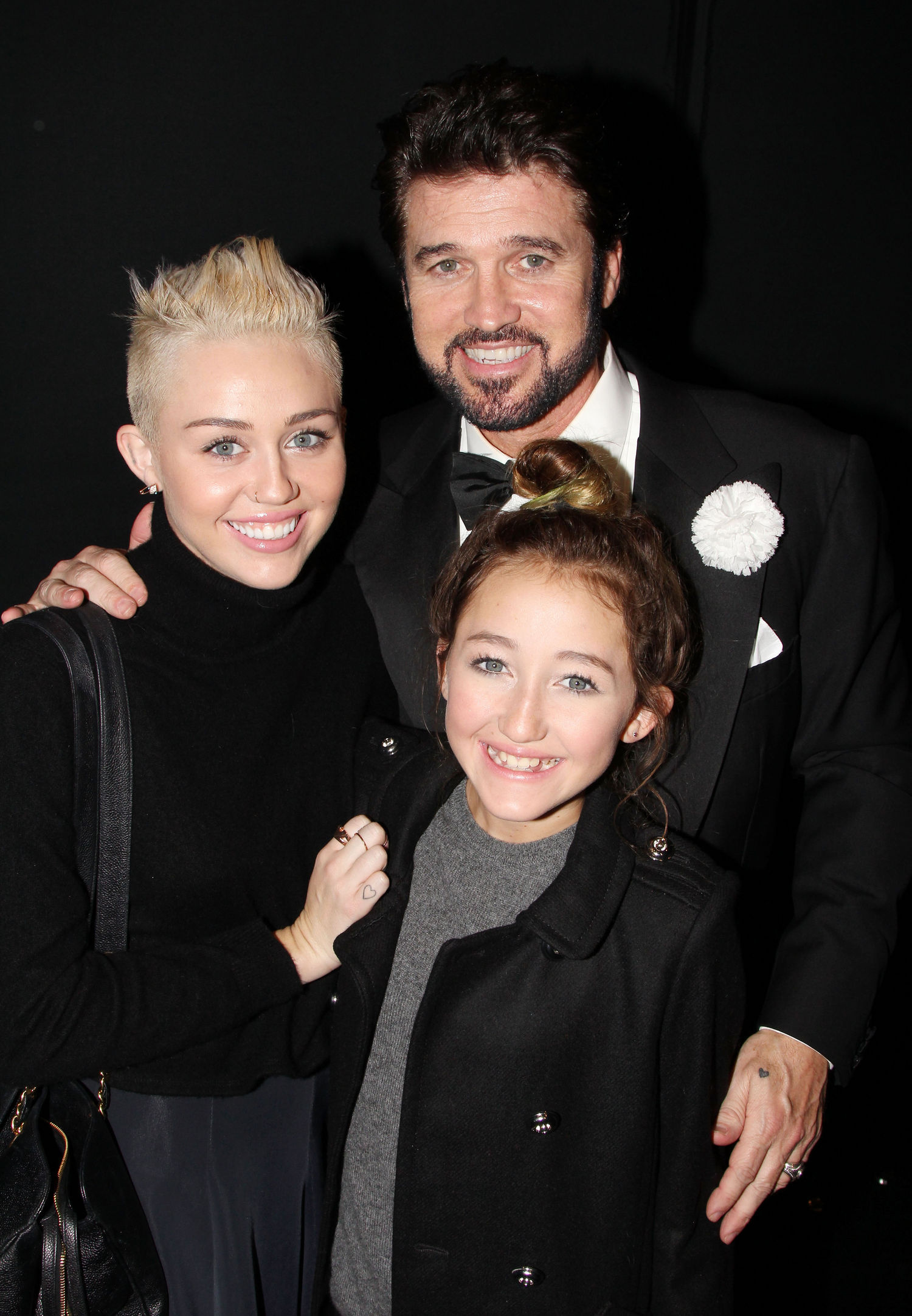 Noah Cyrus, Awkward moments, Billy Ray Cyrus, Wedding speculation, 1500x2170 HD Phone