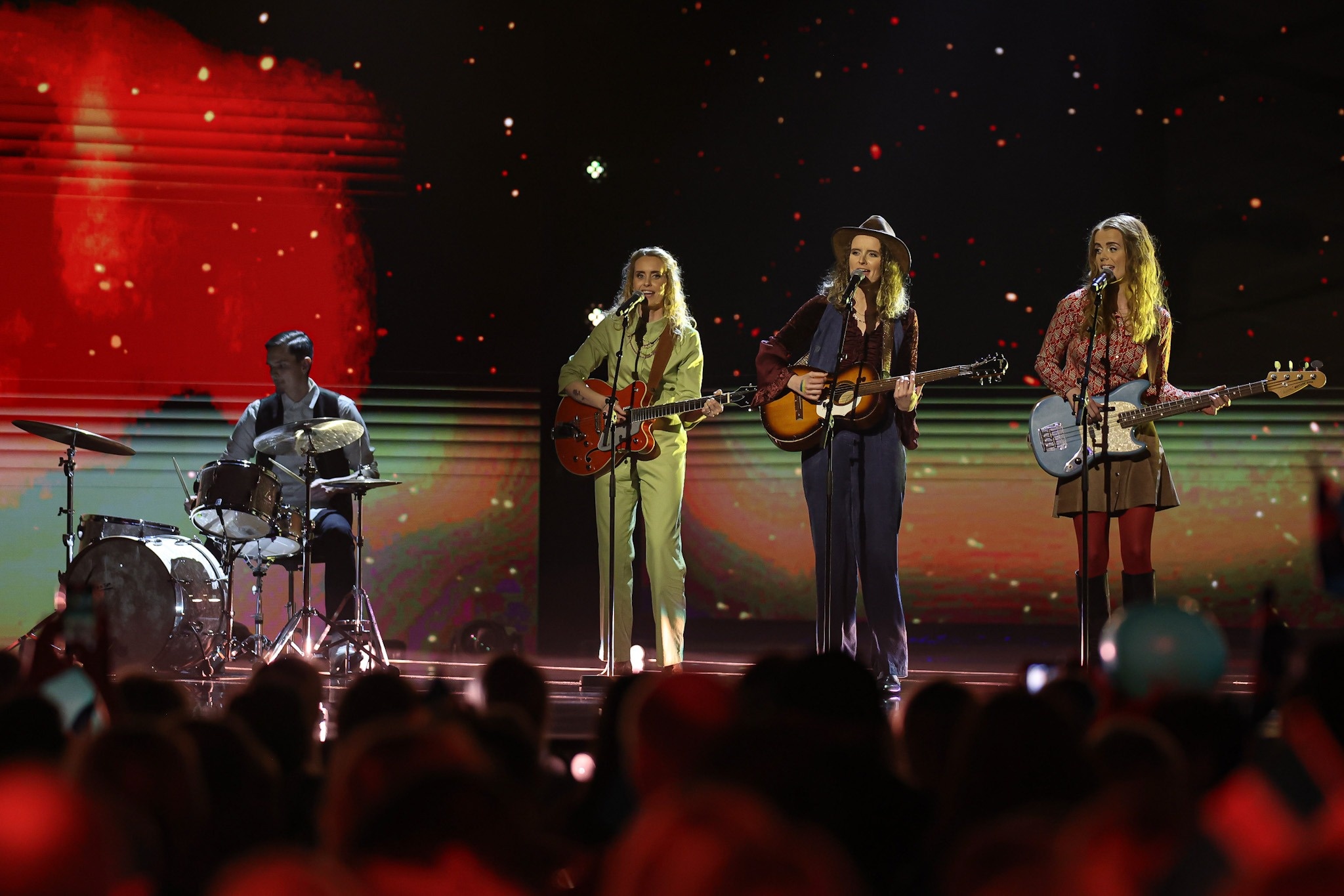 Systur, Icelandic song entry, Las Hermanas, Sigga Beta, Eln, 2050x1370 HD Desktop