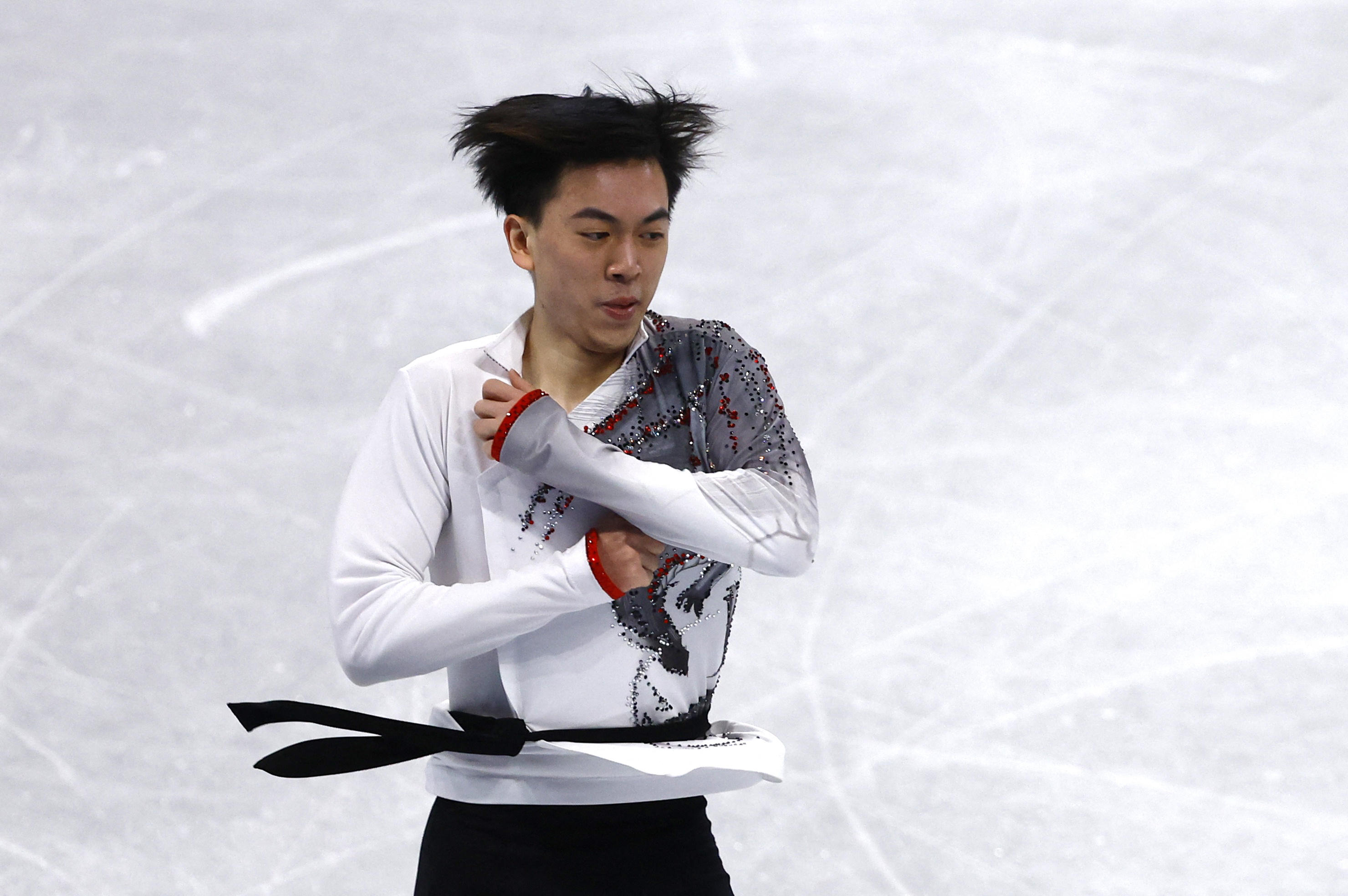 Vincent Zhou, Resilient spirit, Support from champions, Infobae tribute, 2960x1970 HD Desktop