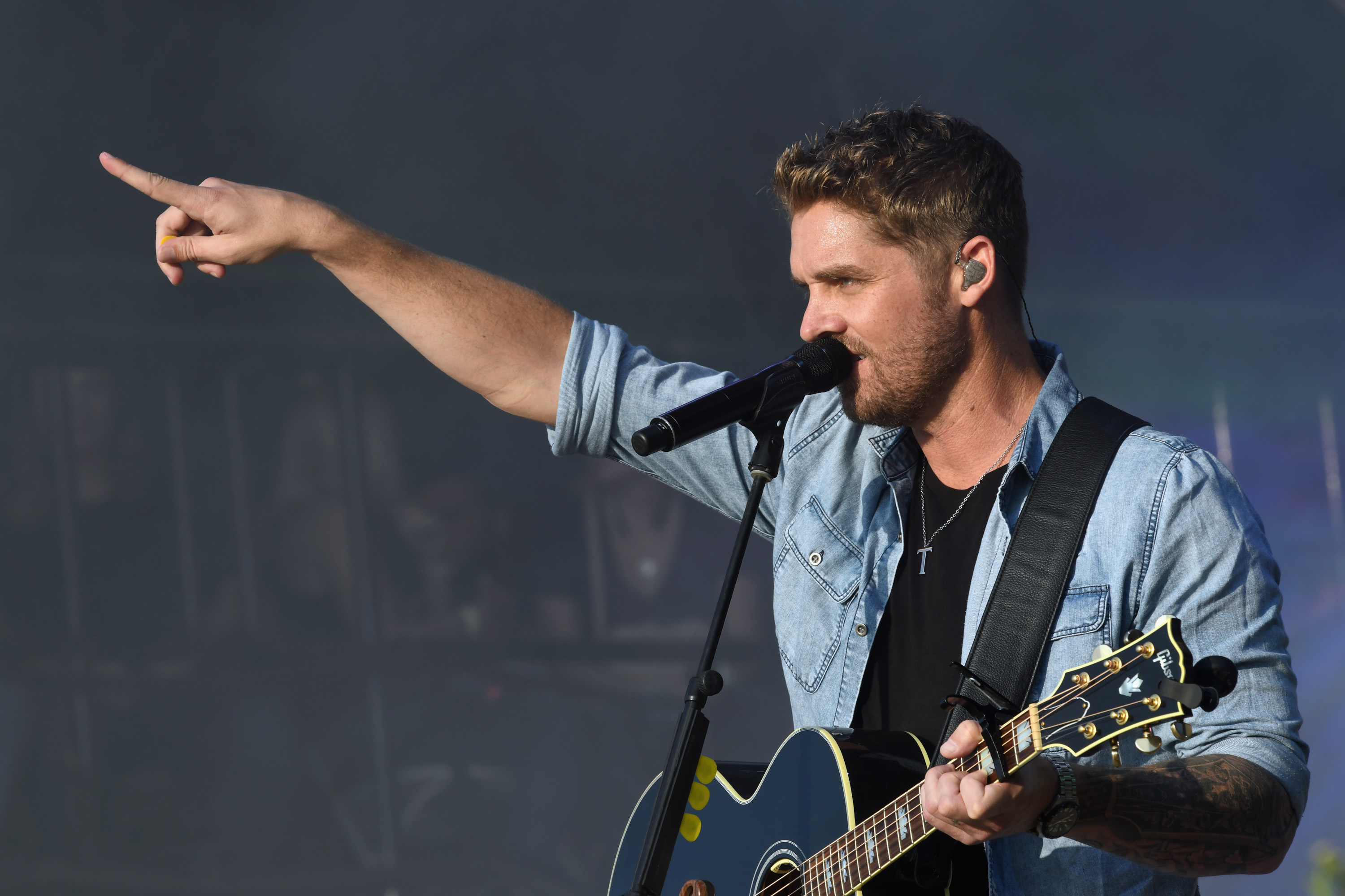 Brett Young, HD wallpapers, Musical talent, Captivating performances, 3000x2000 HD Desktop