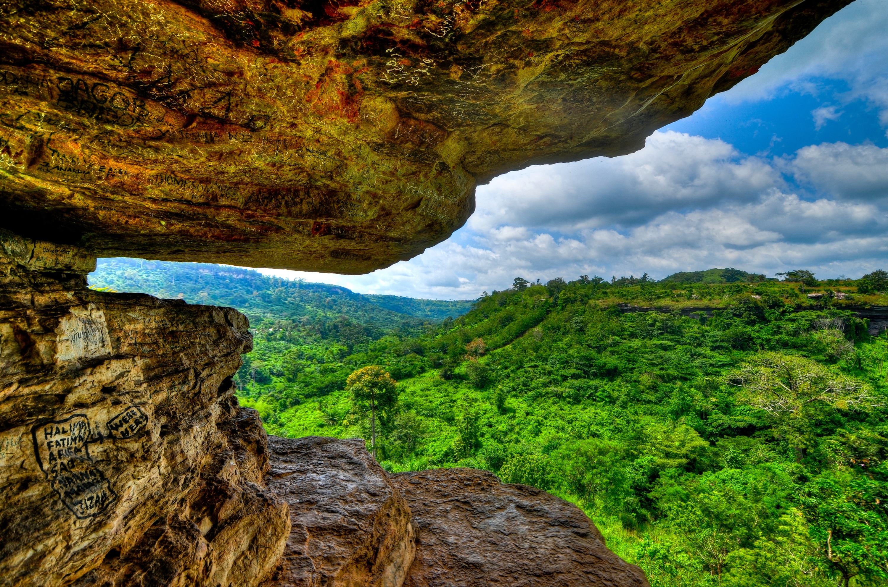 Umbrella Rock, Ghana attraction, Reviews transportation, Nearby hotels, 3000x1990 HD Desktop