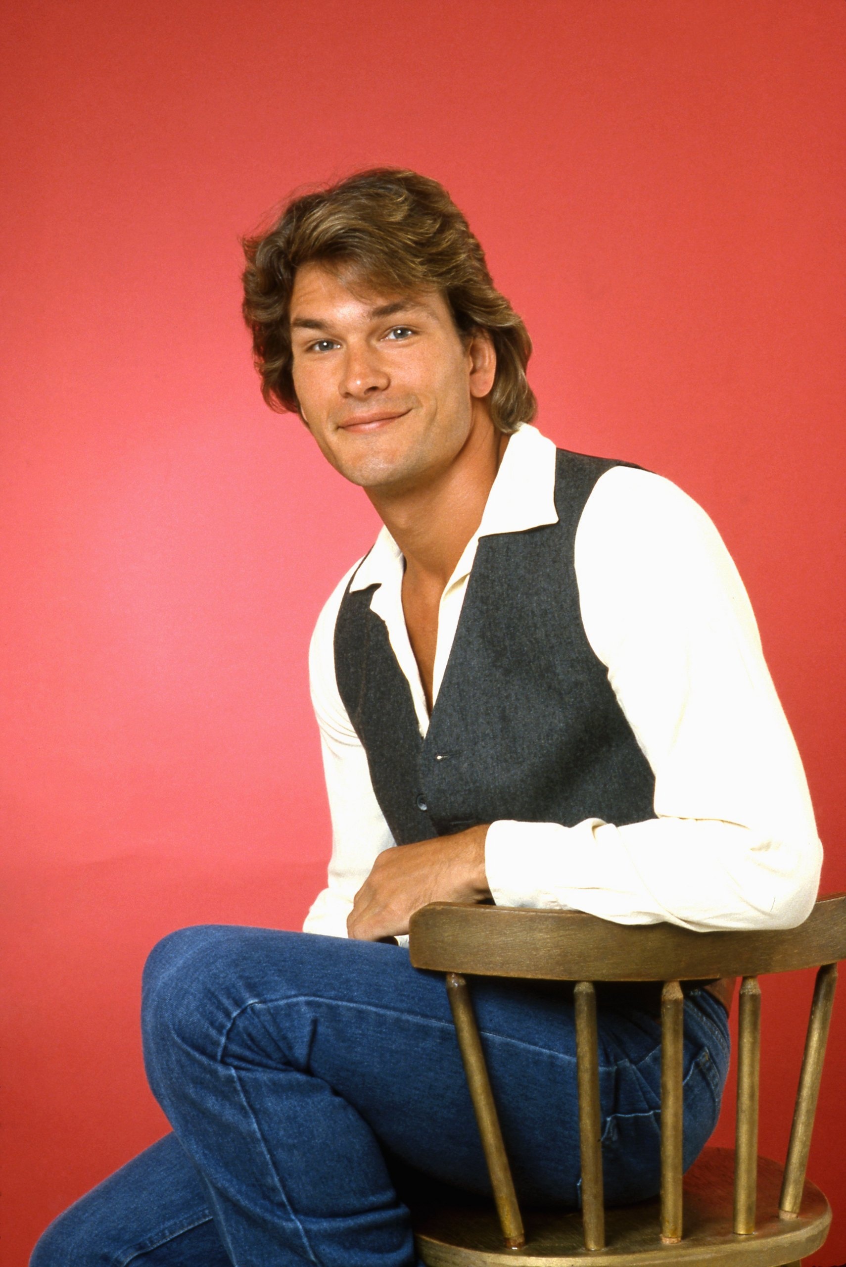 Patrick Swayze, Fan favorite, Handsome portrait, Enduring memory, 1710x2560 HD Phone