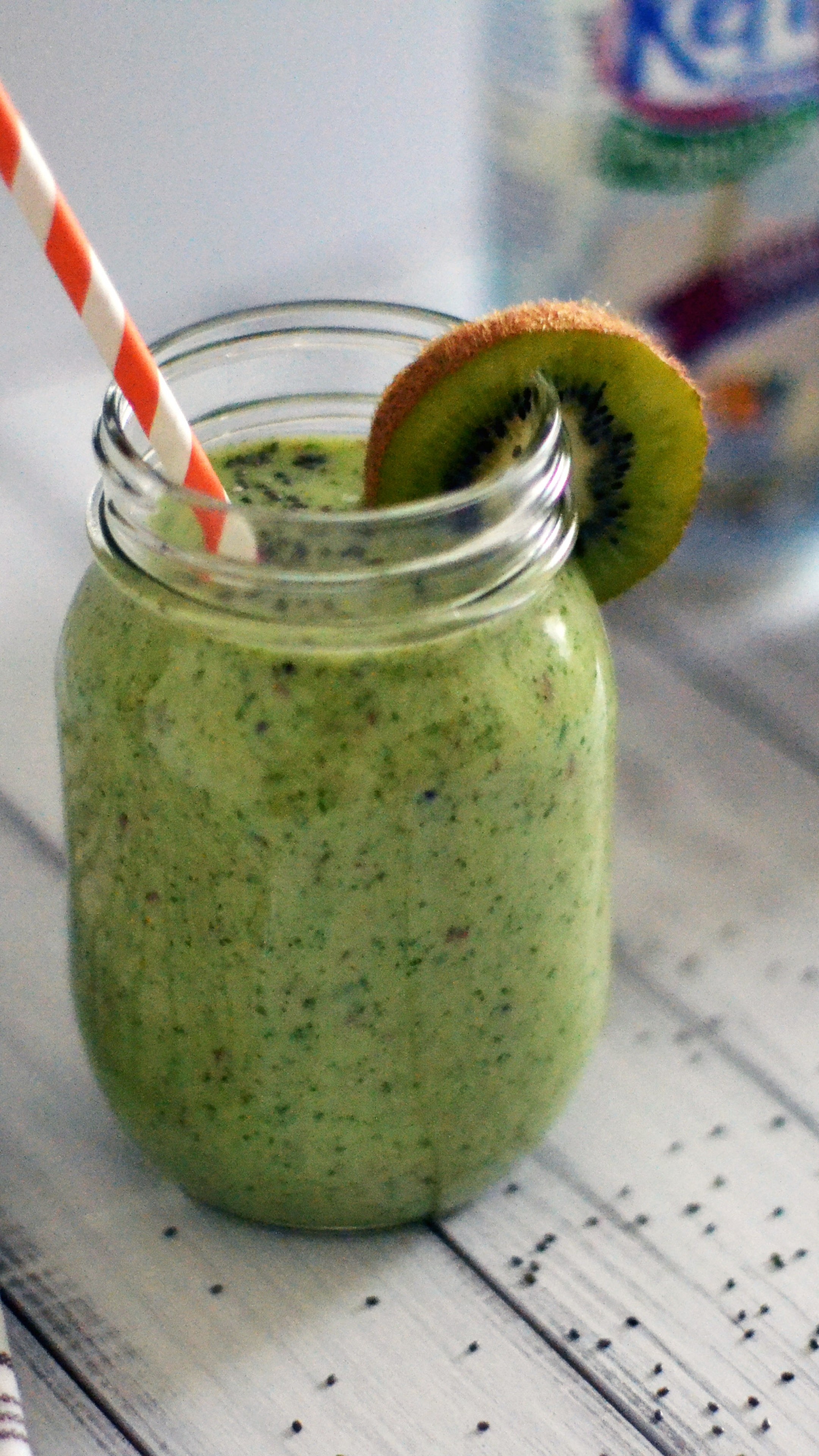 Smoothies kiwi mango, Tropical blend, Exotic flavors, Refreshing drink, 2160x3840 4K Phone