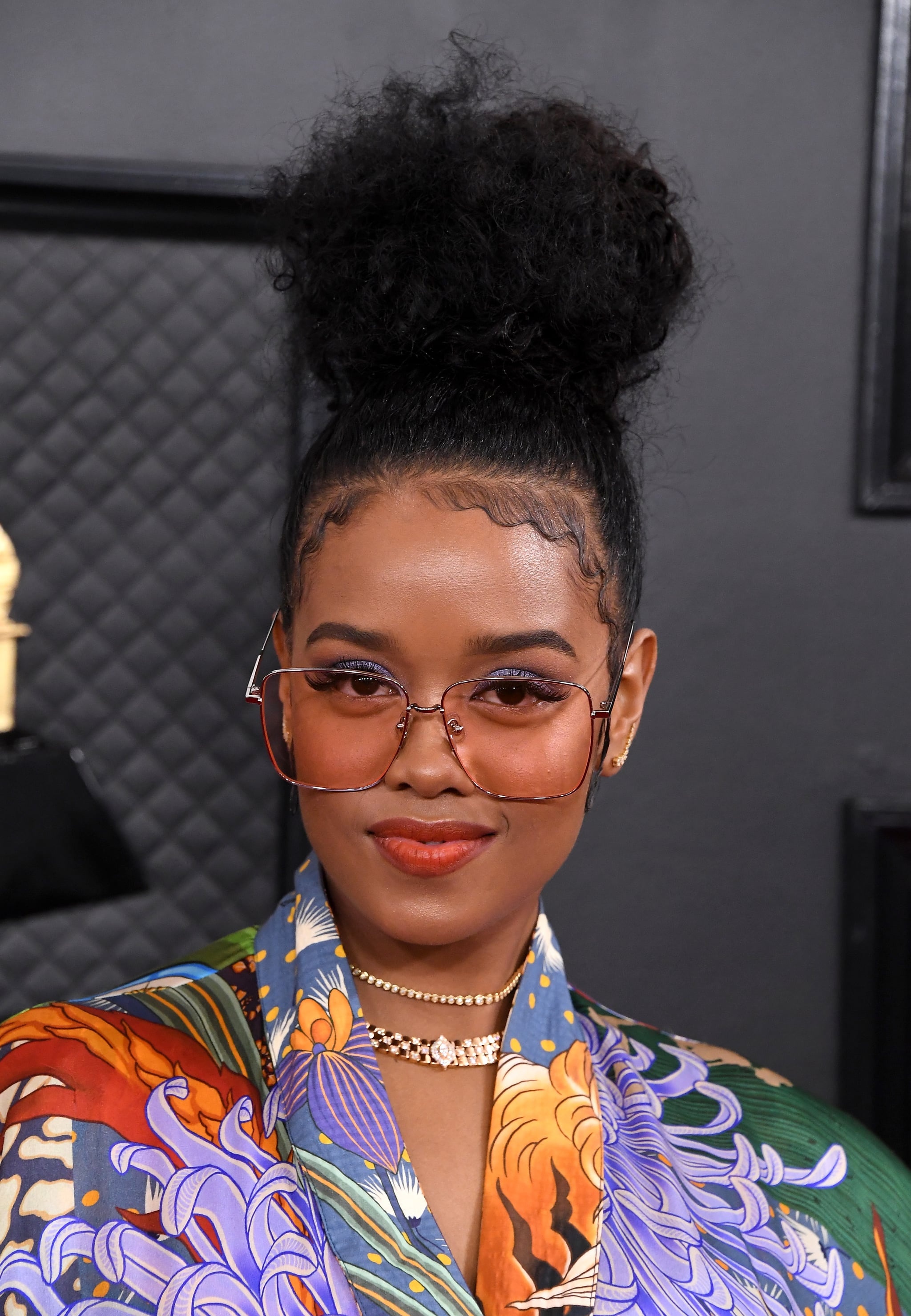 Grammy 2020, H.E.R. Wallpaper, 2050x2960 HD Phone
