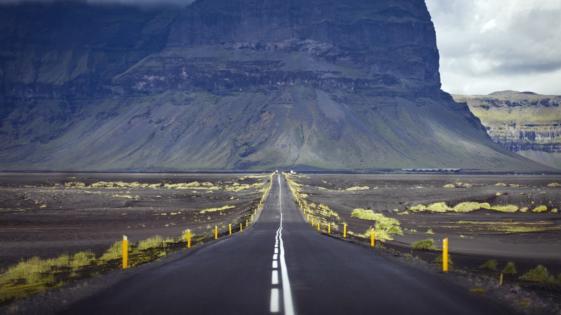 Lone Road, Mountain Bliss, Tranquil Yellow, Photographic Serenity, 1920x1080 Full HD Desktop