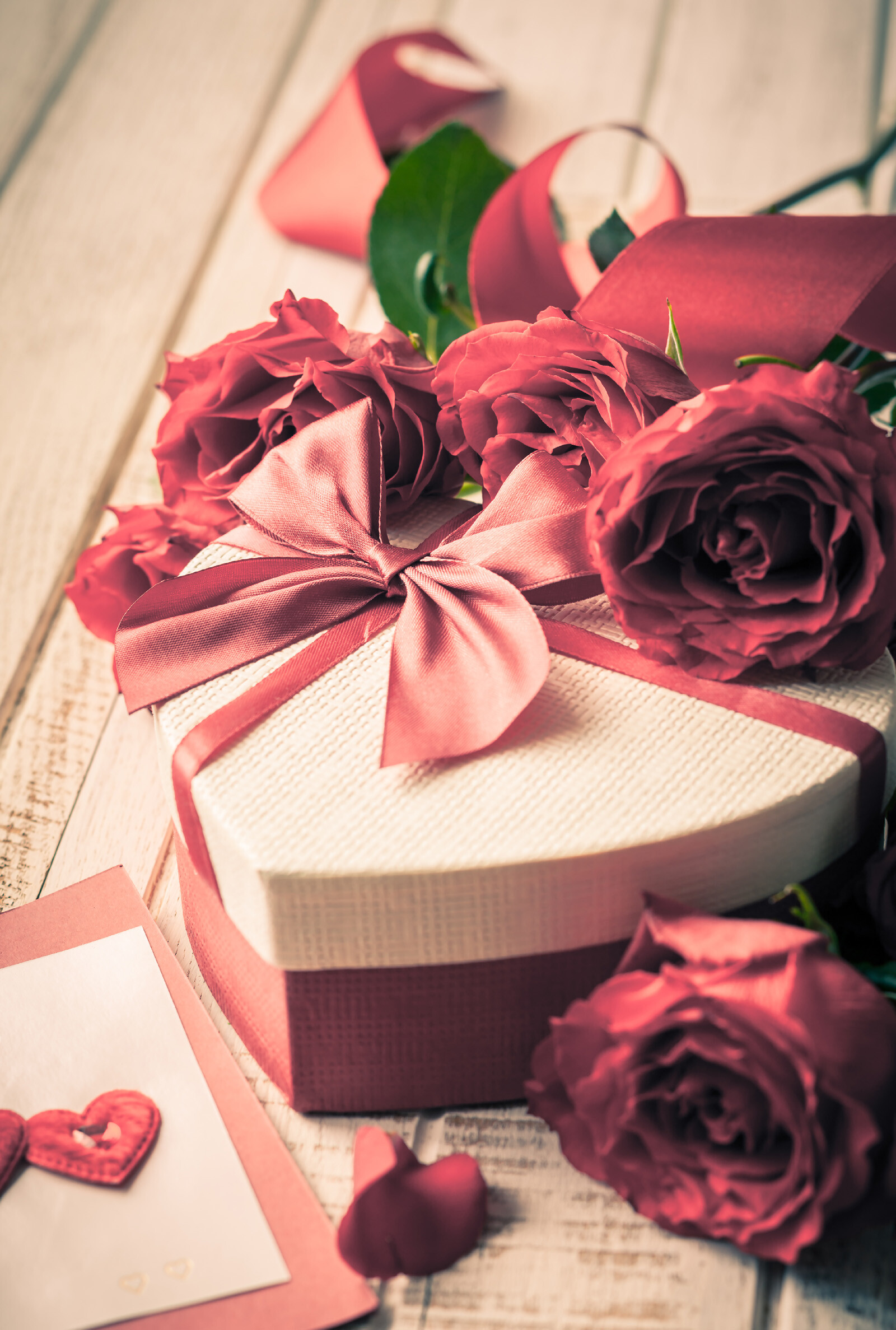 Roses, Gifts Wallpaper, 1600x2380 HD Phone