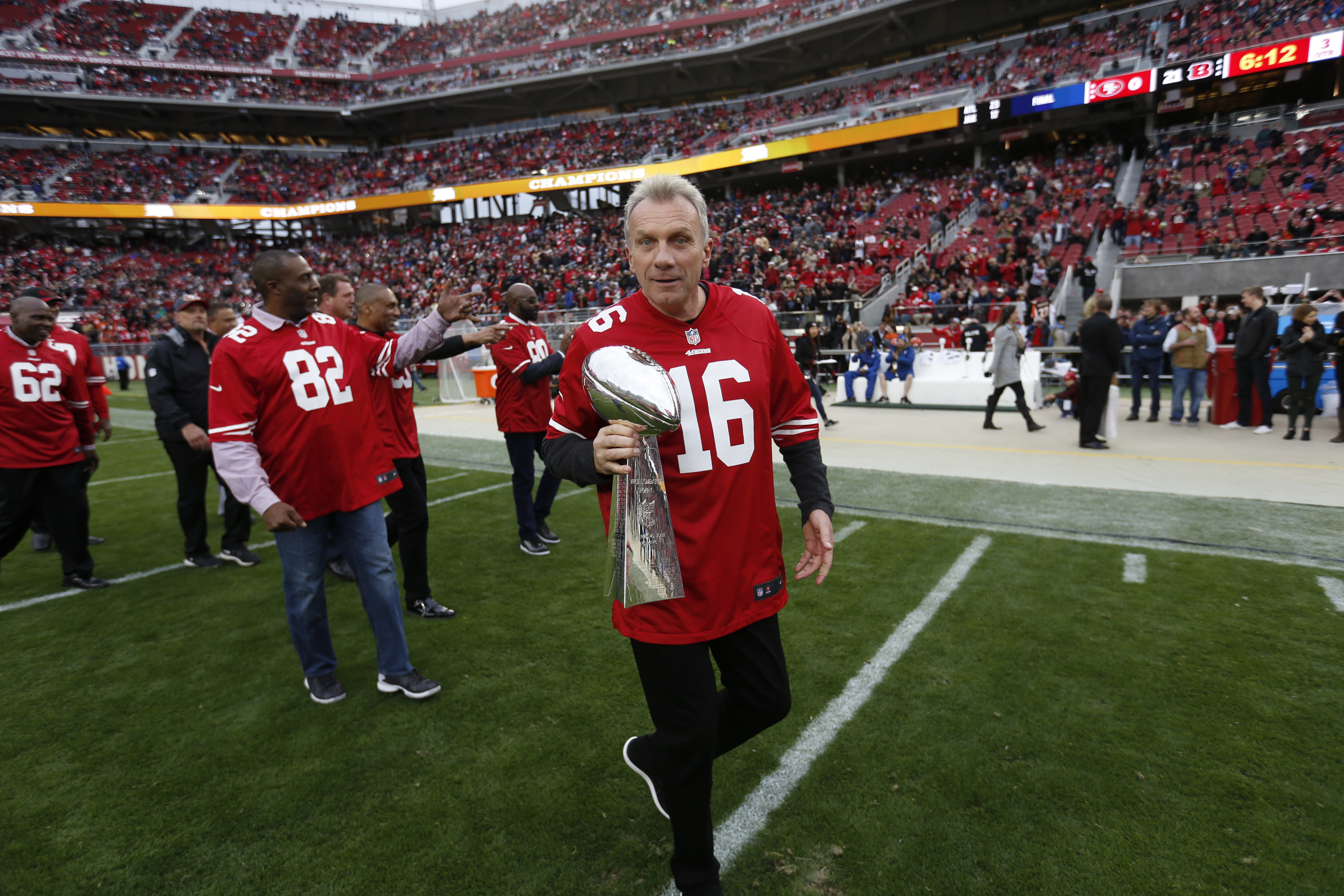 Lombardi Trophy, Joe Montana Wallpaper, 3200x2140 HD Desktop