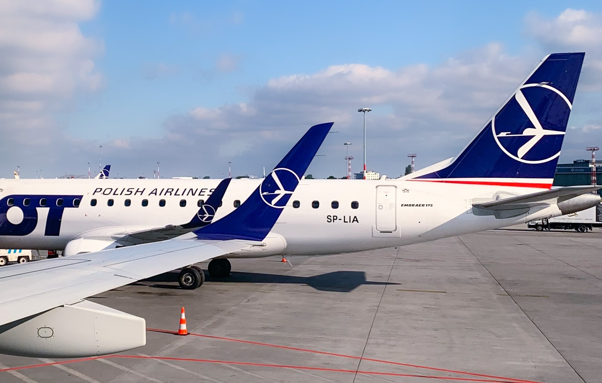 Embraer 170, Free materials download, LOT Polish Airlines, 2080x1320 HD Desktop