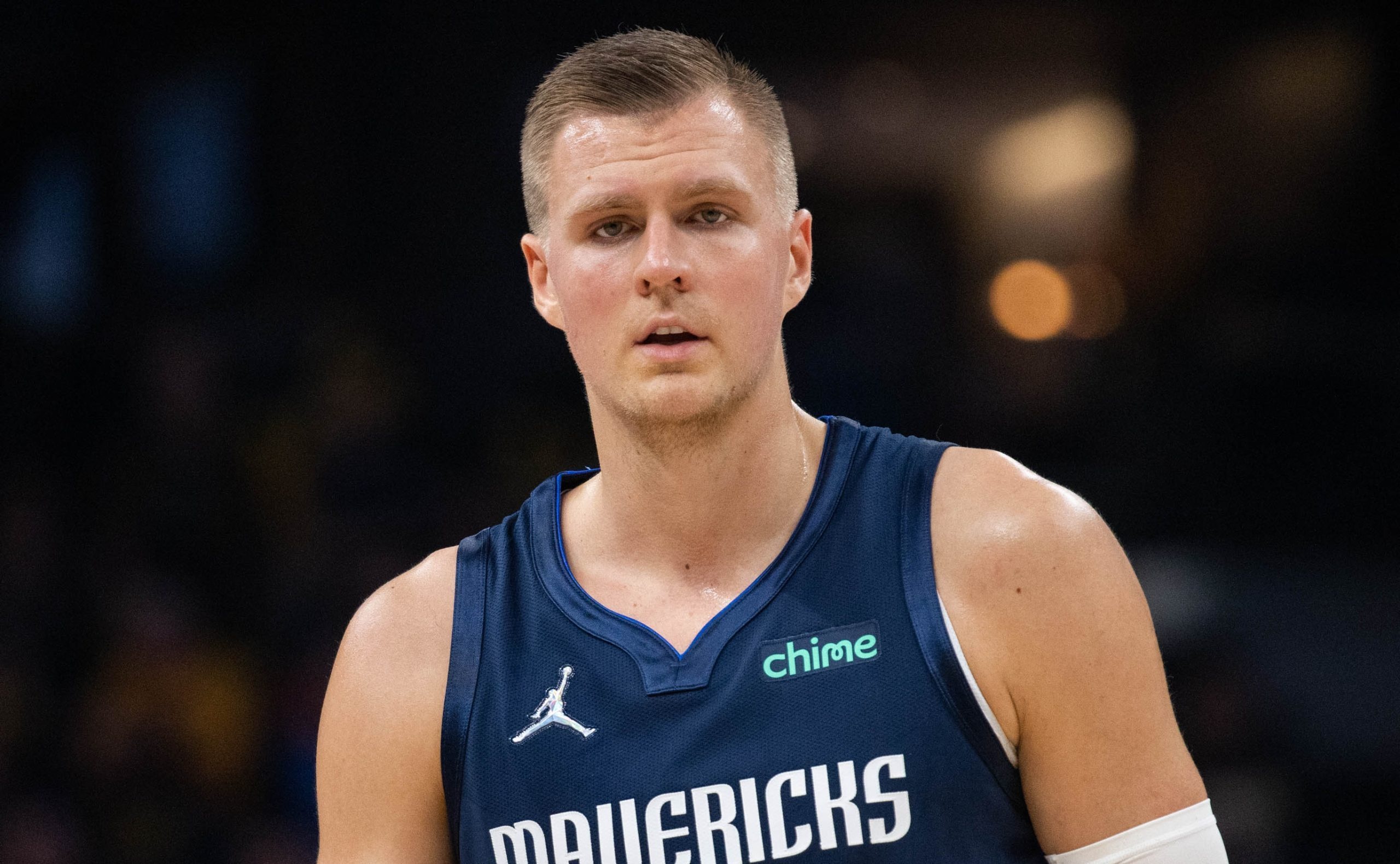 Kristaps Porzingis, Traded while ordering sandwich, 2560x1580 HD Desktop