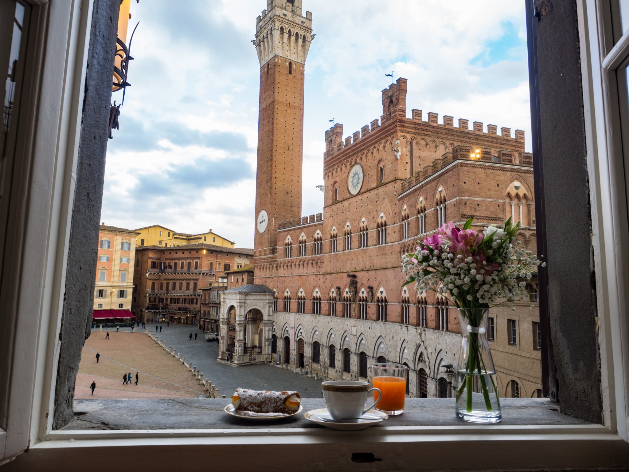 Claudias House, Piazza del Campo, 2050x1540 HD Desktop