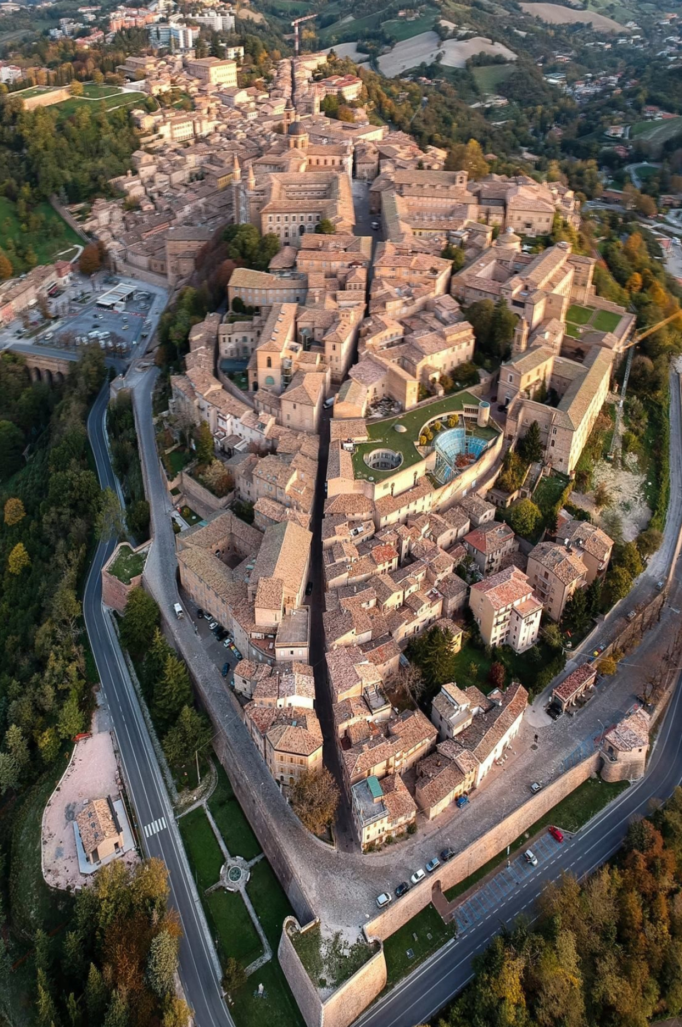 Urbino city, Italy, 1370x2050 HD Phone