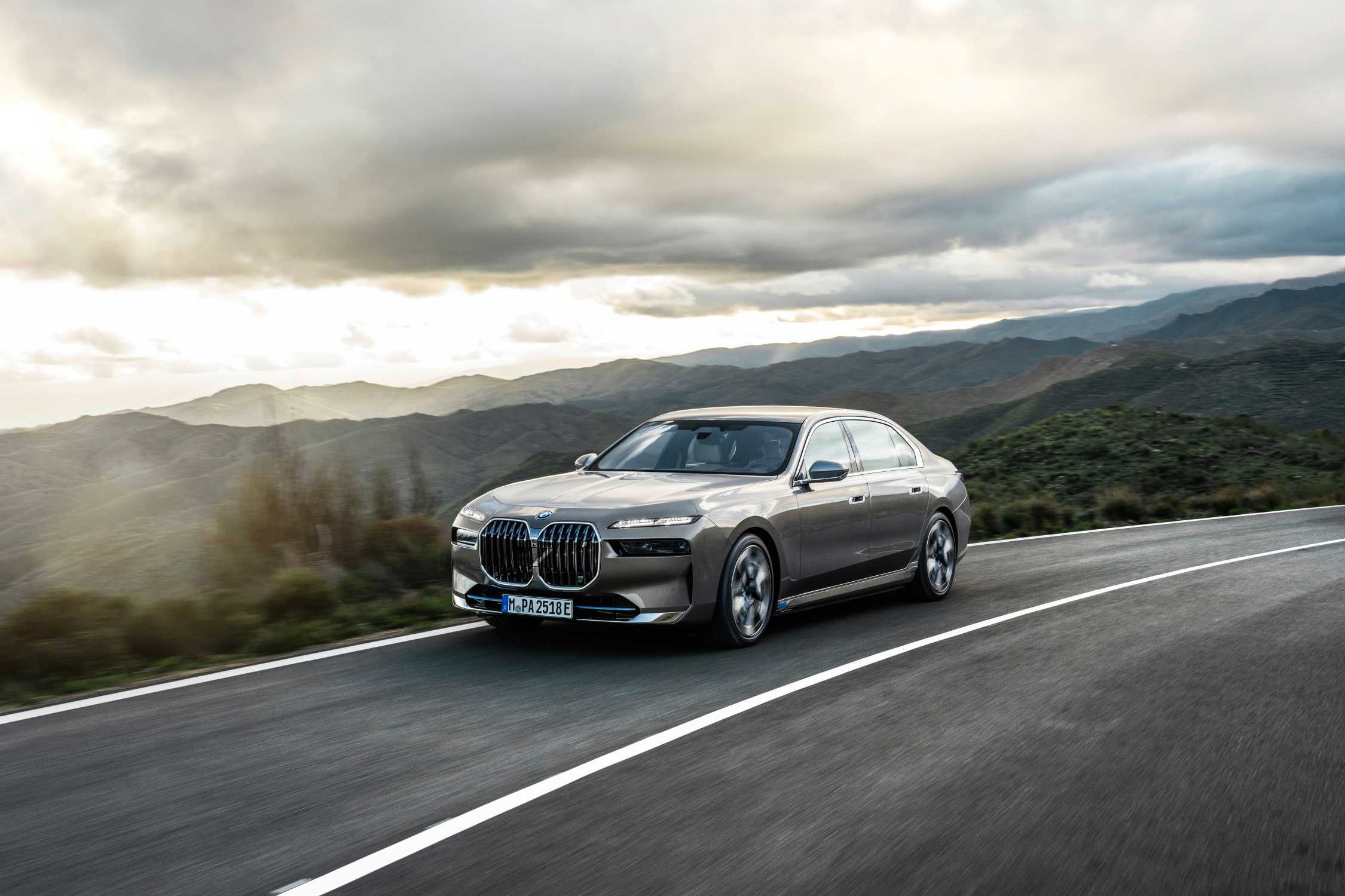 BMW IconicSounds, Electric, Unique Sound, Holistic Experience, BMW i7, 2250x1500 HD Desktop