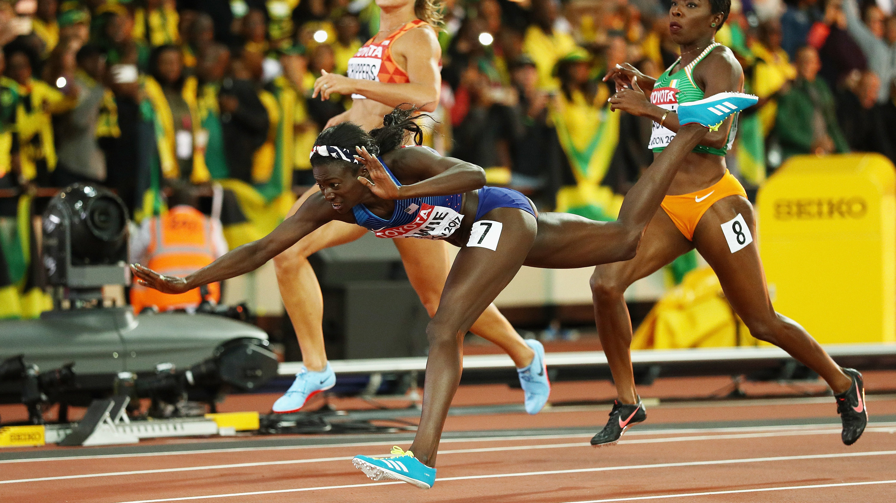 Tori Bowie, Surprise gold medal, American sprinter, World championships, 3000x1690 HD Desktop