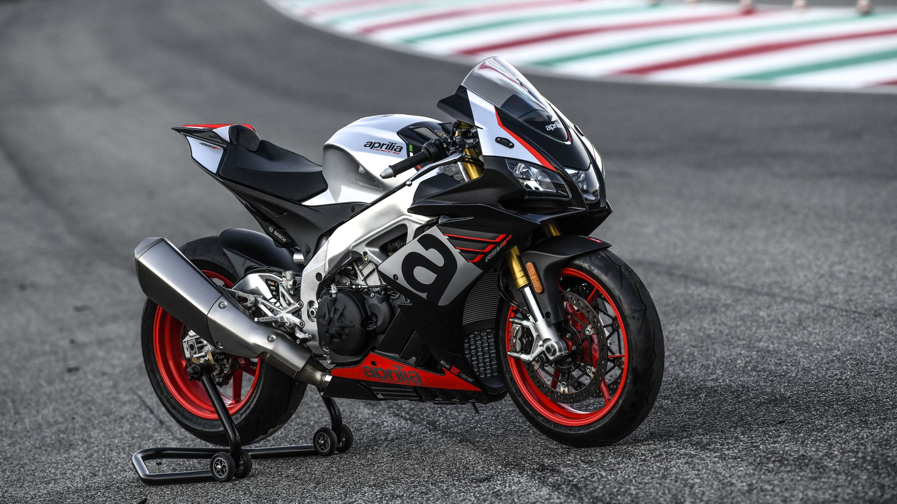 Aprilia RSV4, High speed racer, Stylish cafe racer, Modern motorcycle, 3000x1690 HD Desktop