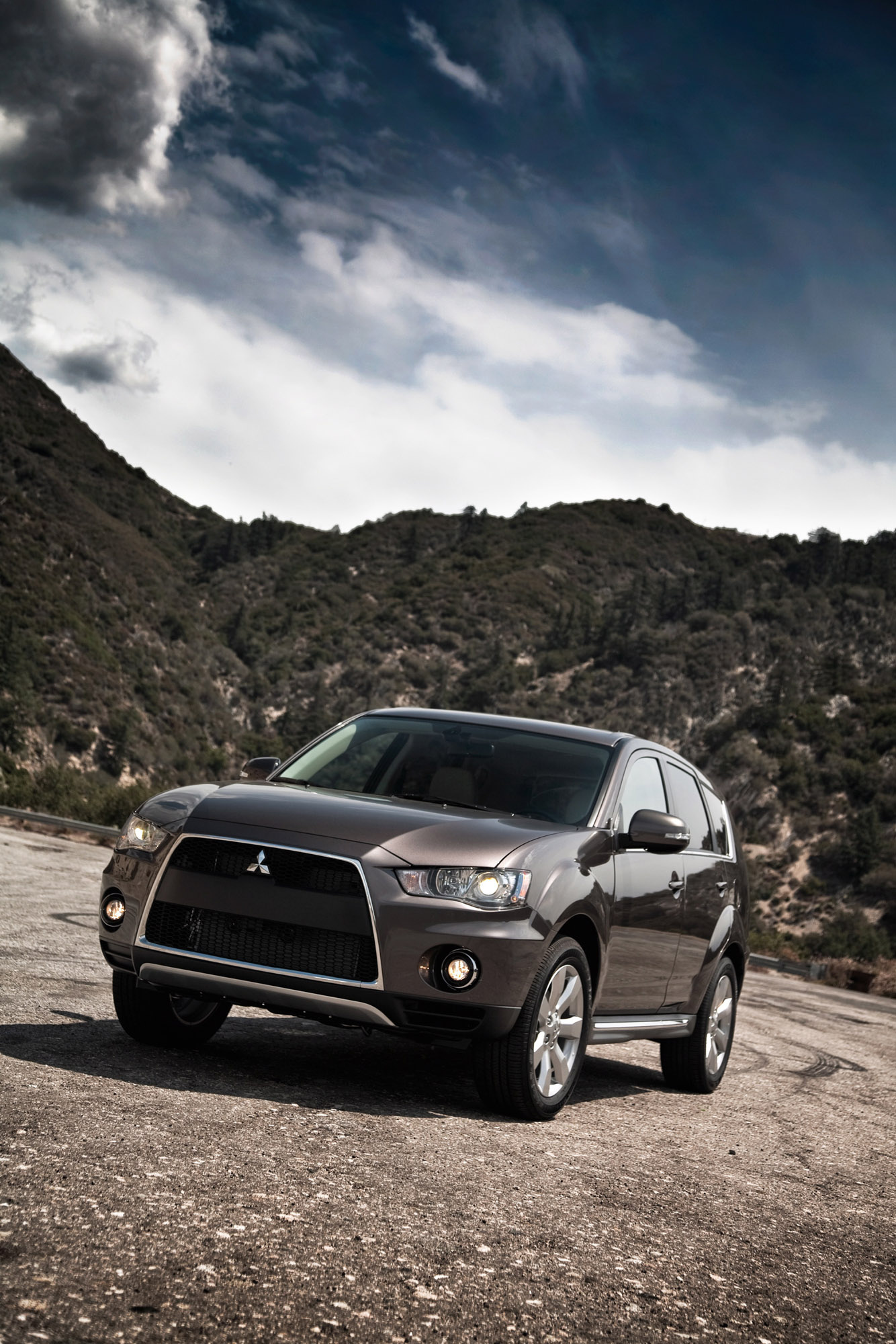 Outlander GT 2010, Mitsubishi Outlander Wallpaper, 1340x2000 HD Phone