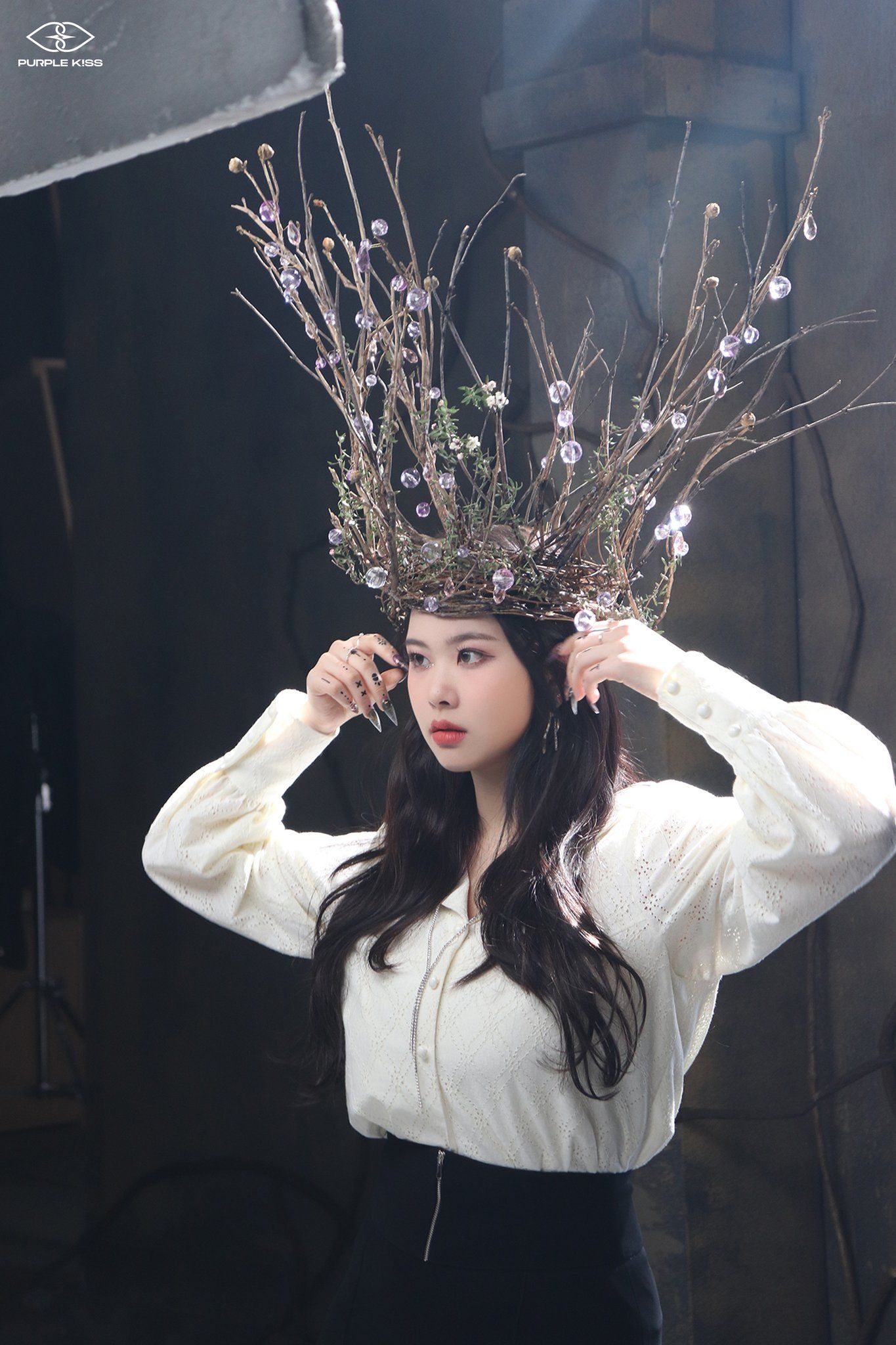 Swan, Swan pics, Kiss outfits, Stage fashion, 1370x2050 HD Phone