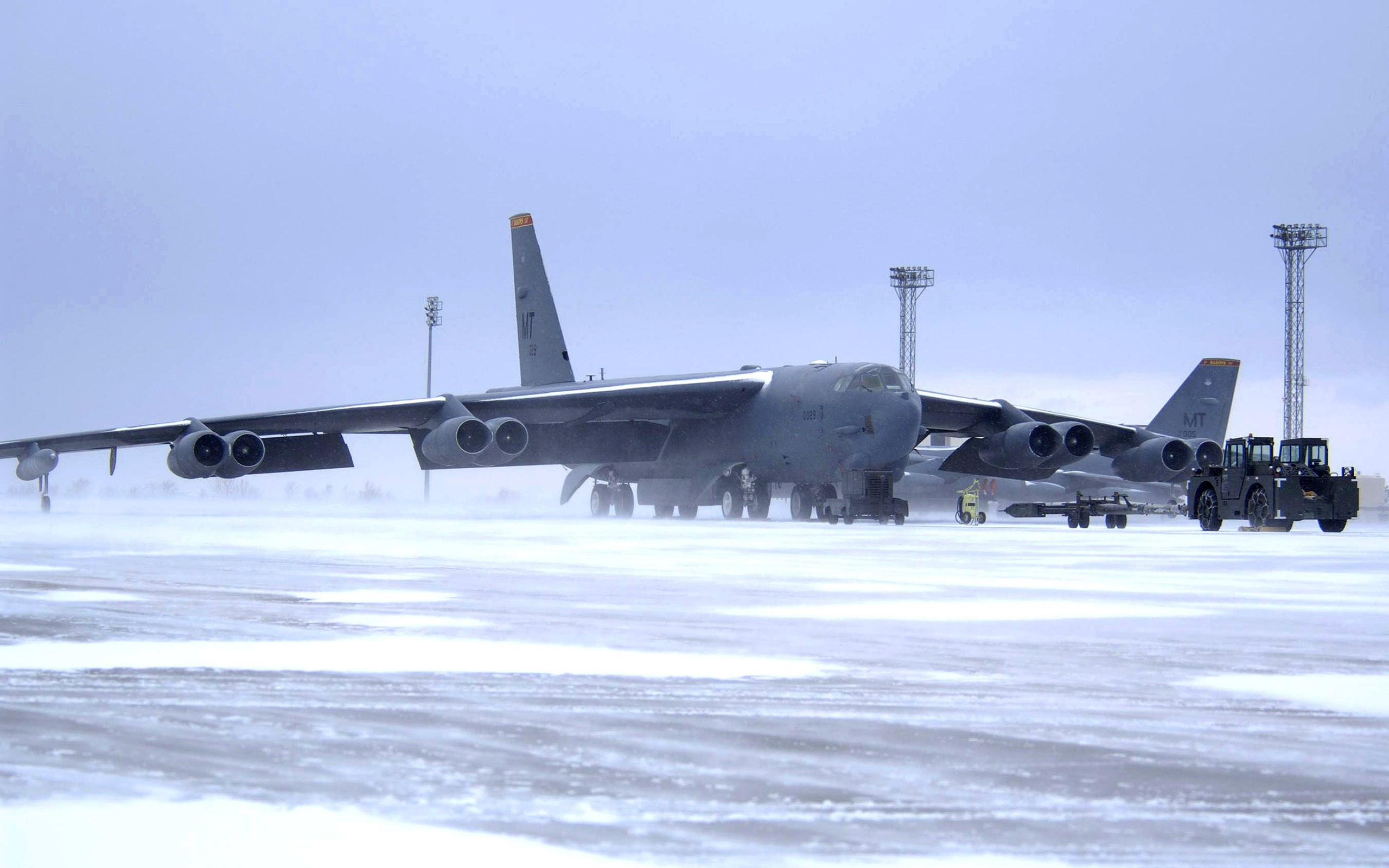 White and black airplane, airplane, Boeing, Boeing B-52 Stratofortress, NASA HD wallpaper 2560x1600