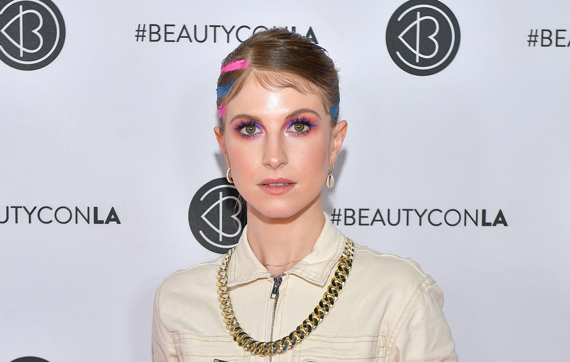Beautycon LA 2019, Hayley Williams Wallpaper, 2000x1270 HD Desktop