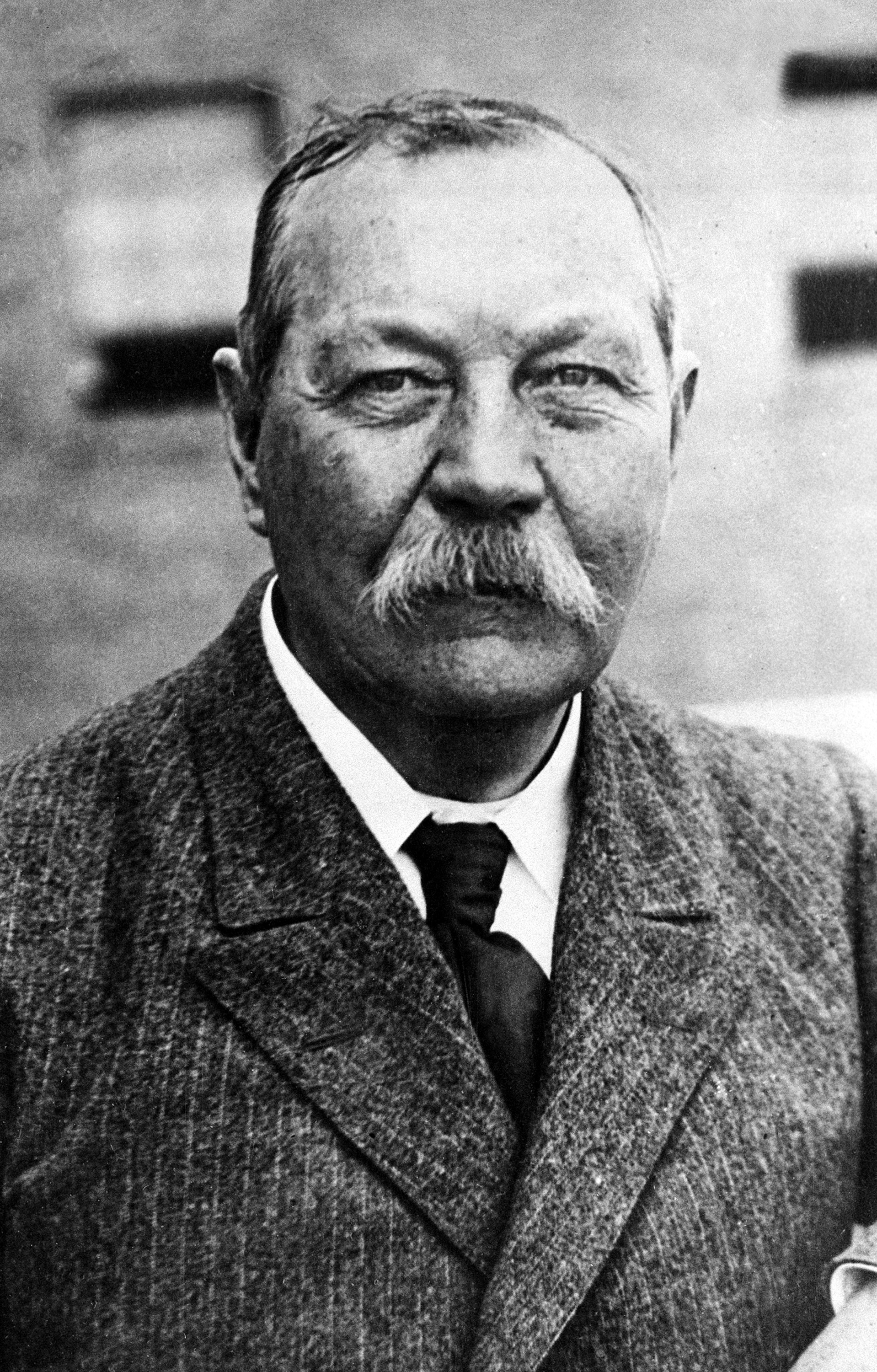 Arthur Conan Doyle, literary genius, The Arthur Conan Doyle Encyclopedia, 1920x3000 HD Phone