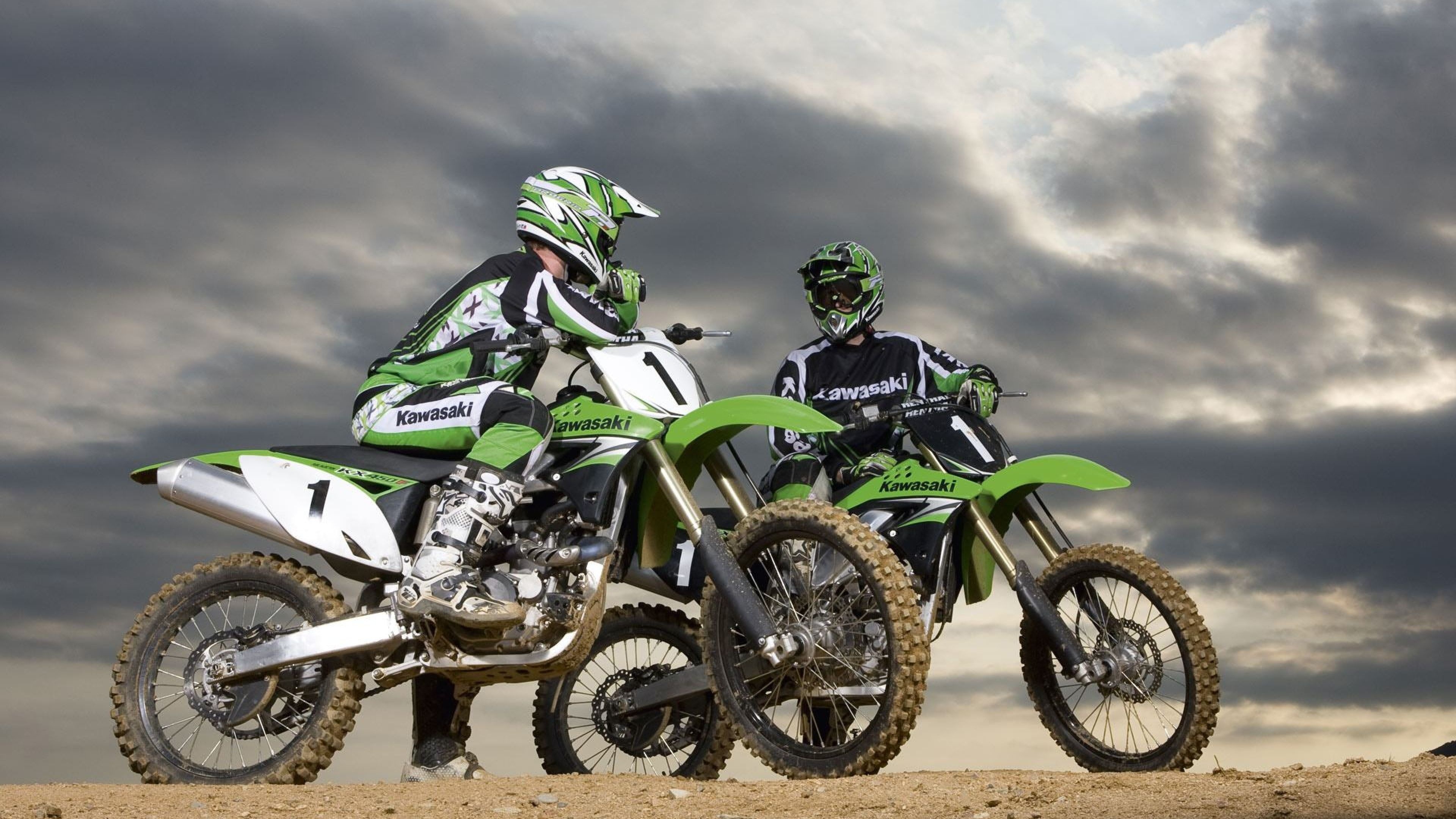 Kawasaki KX450, Supermoto machine, Aggressive stance, Extreme adrenaline, 3840x2160 4K Desktop