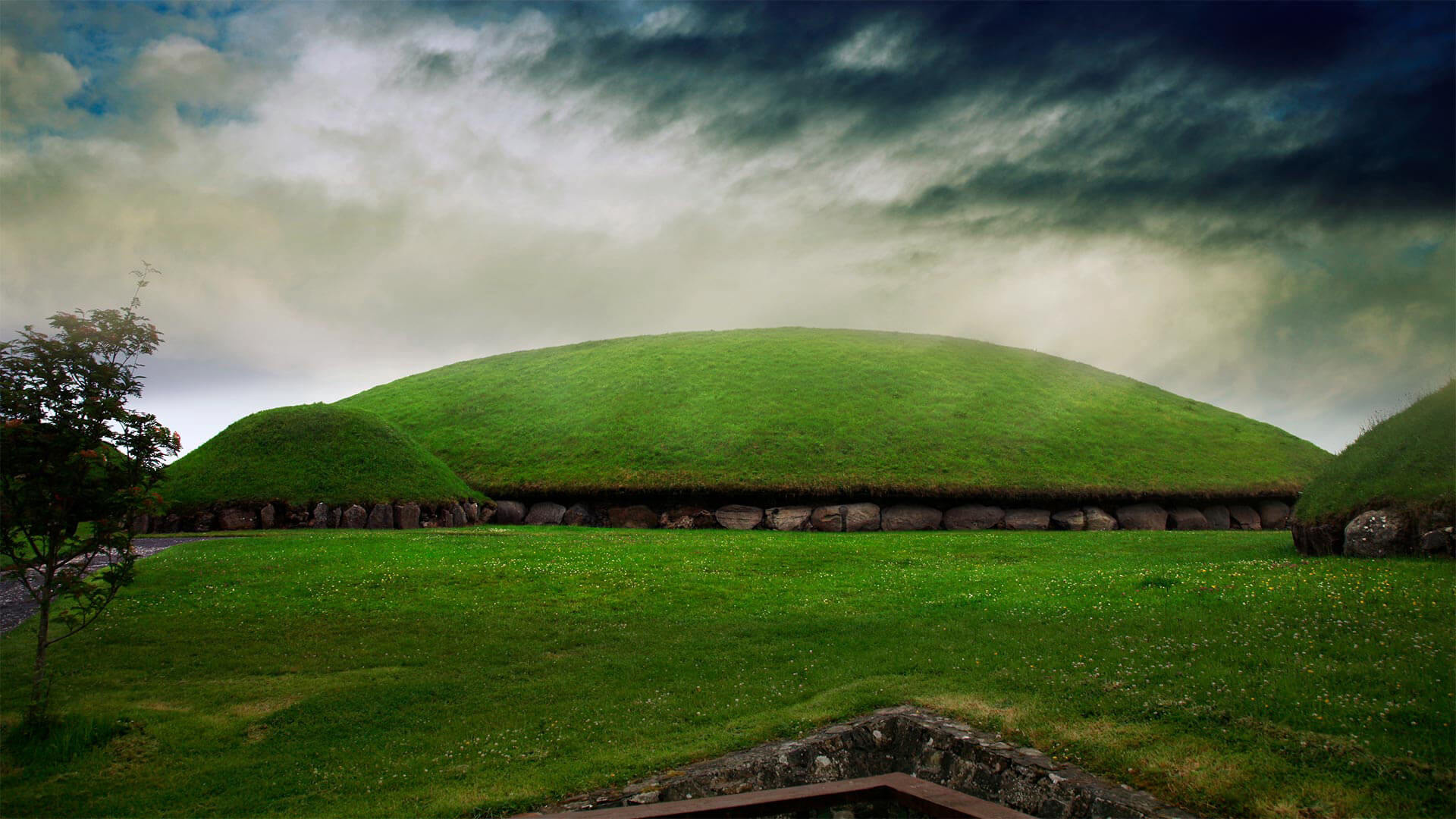 Newgrange, Green landscapes, Microsoft wallpapers, Irish charm, 1920x1080 Full HD Desktop