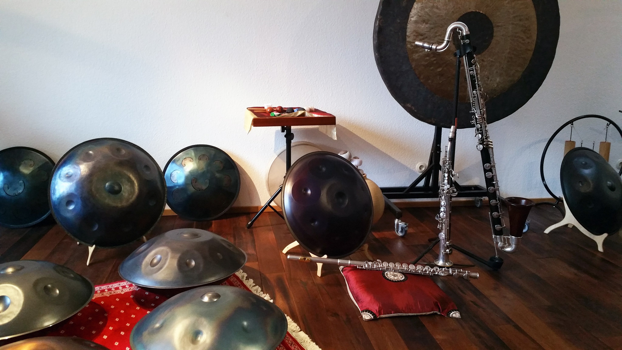 Handpan workshops, Petre Eisend drum experience, Percussion lessons, Musical instruction, 2050x1160 HD Desktop