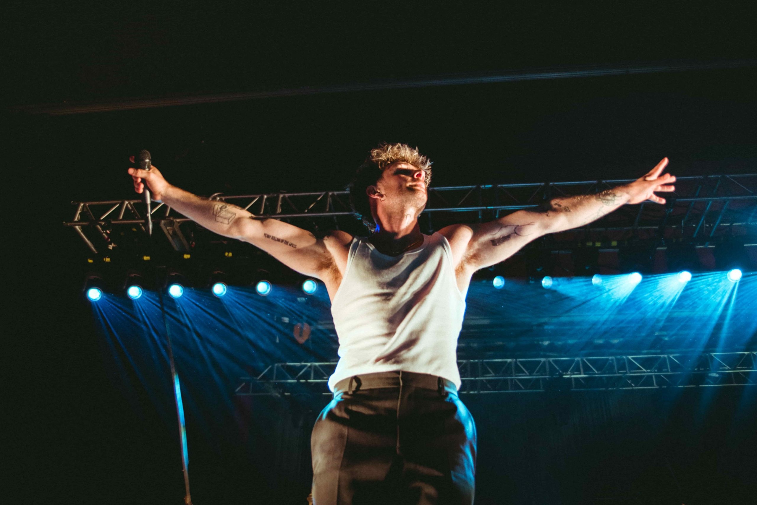 Tom Grennan, Sheffield O2 Academy, Captivating performance, The VLM gallery, 2560x1710 HD Desktop