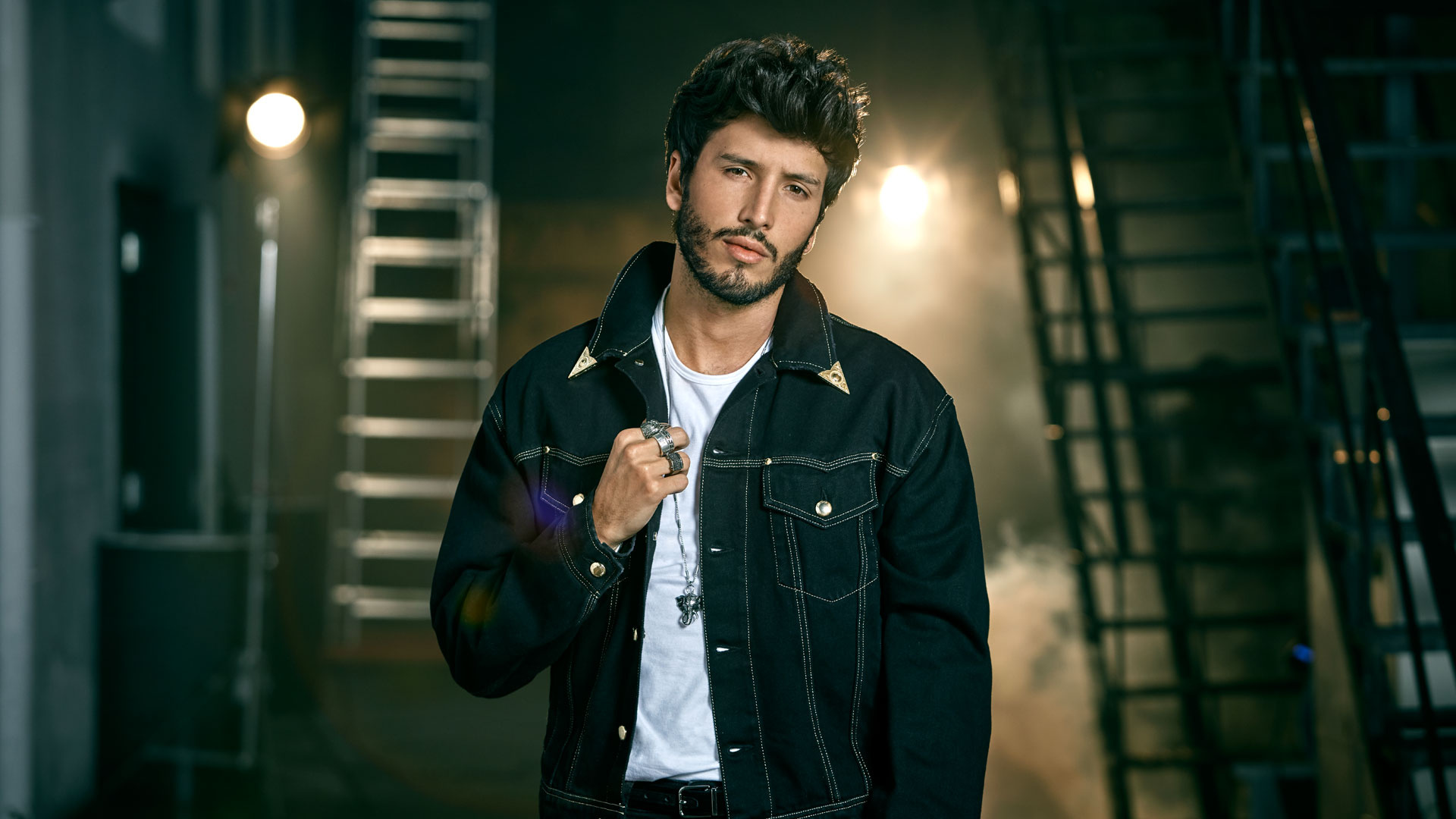 Sebastian Yatra, Music artist, Traicionera, Robarte un beso, 1920x1080 Full HD Desktop