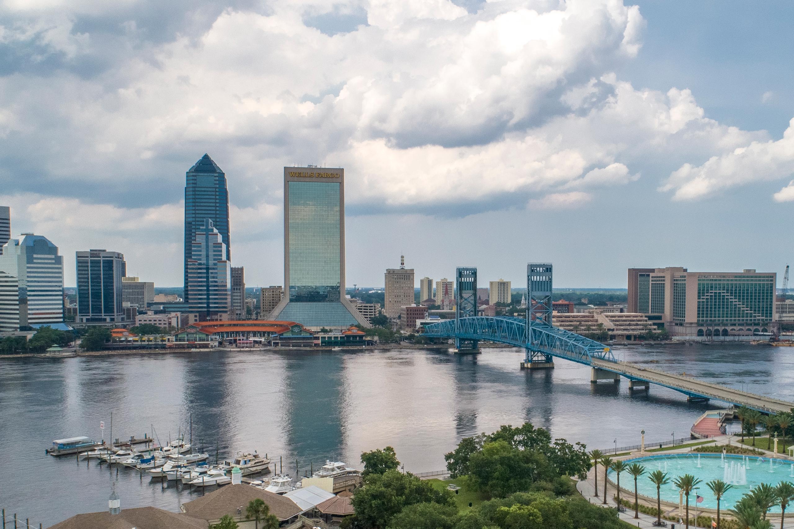 Jacksonville apartments, Urban living, City dwellings, Modern accommodations, 2560x1710 HD Desktop