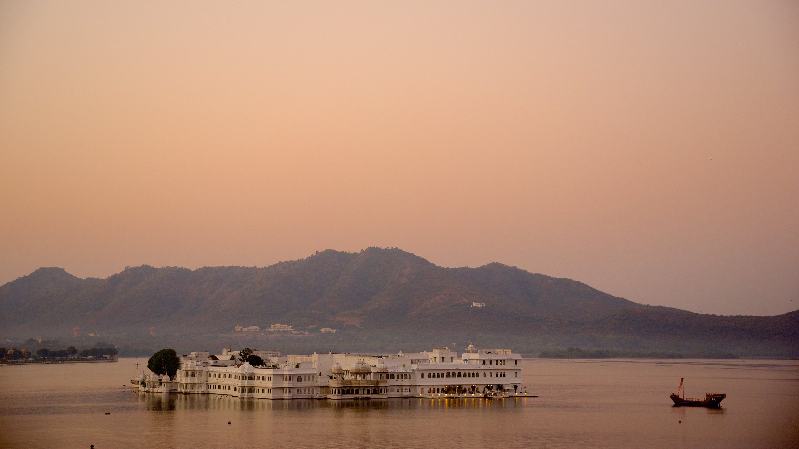 Lake Pichola, Vacation rentals, House rentals, VRBO, 2560x1440 HD Desktop