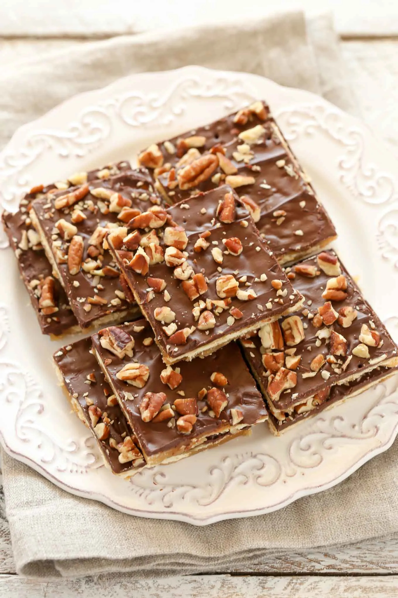 Saltine toffee, Sweet and salty, Addictive treat, Easy recipe, 1360x2040 HD Phone