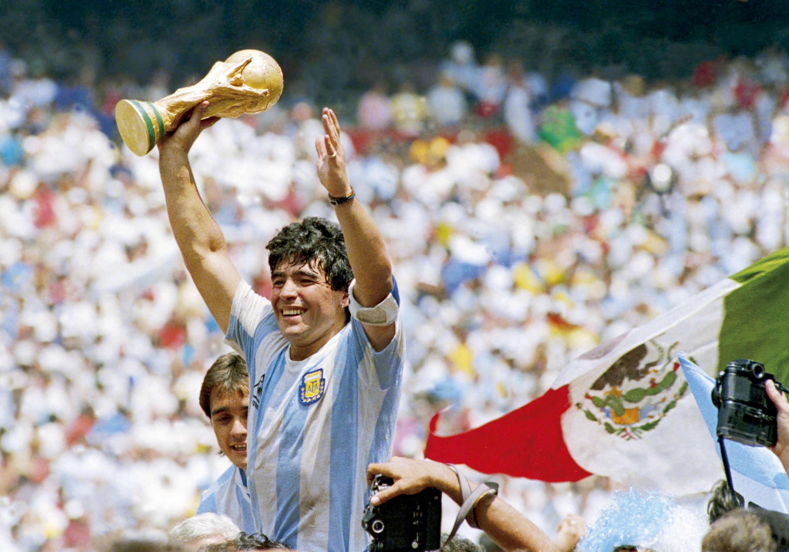 1986 FIFA World Cup, Diego Maradona Wallpaper, 2560x1800 HD Desktop