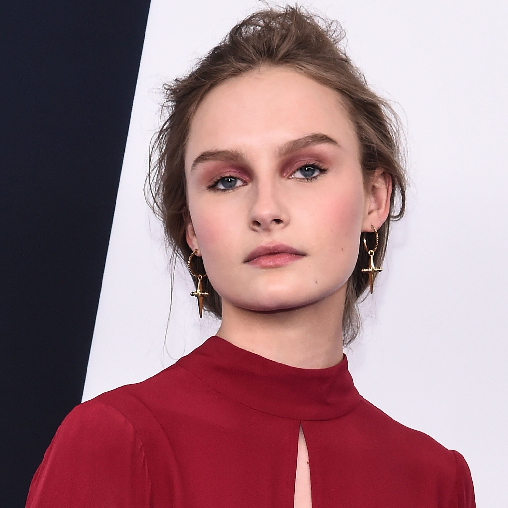 Olivia DeJonge, Movies, Wallpaper, Glamour, 2070x2070 HD Phone