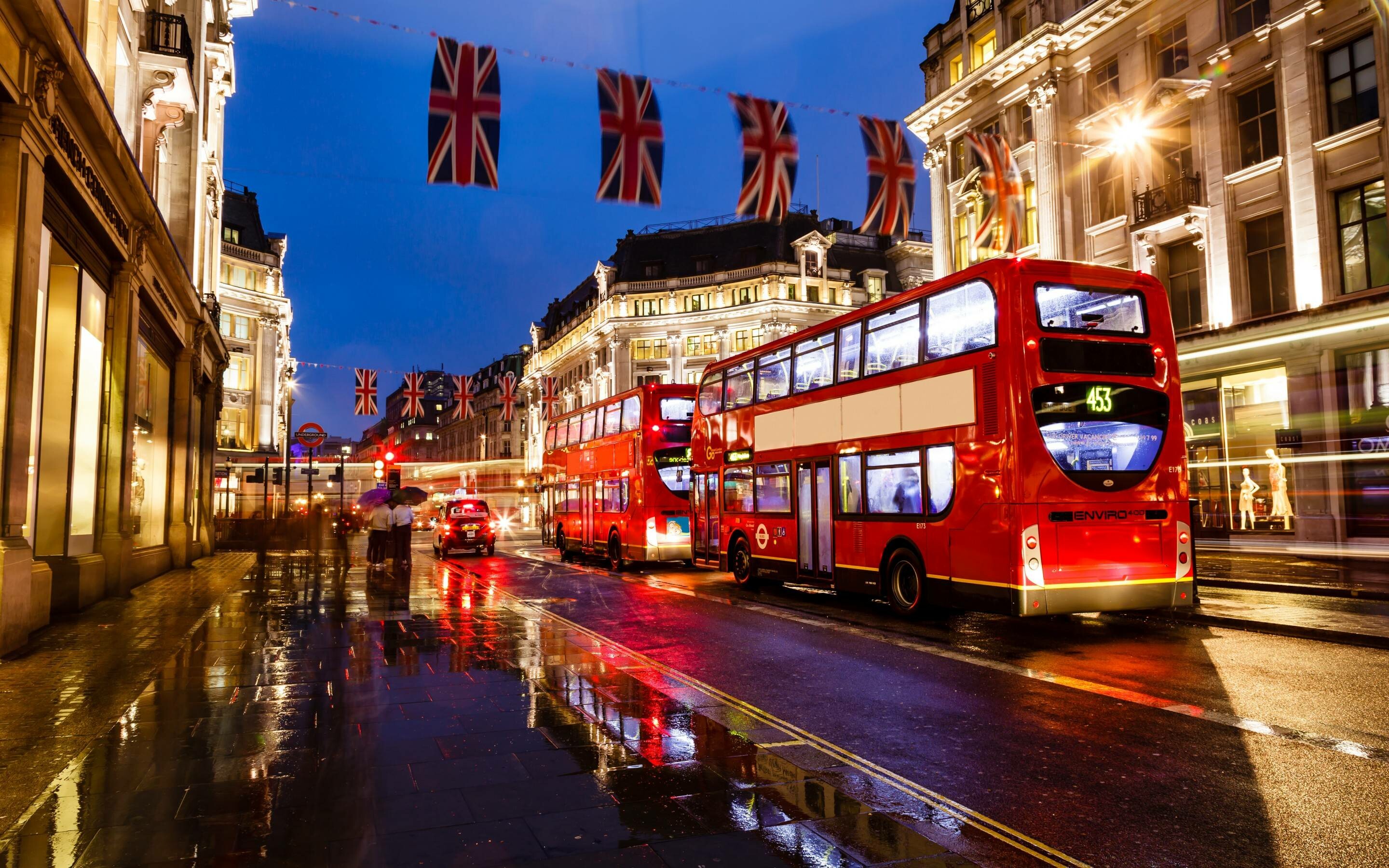 London Buses, United Kingdom Wallpaper, 2880x1800 HD Desktop