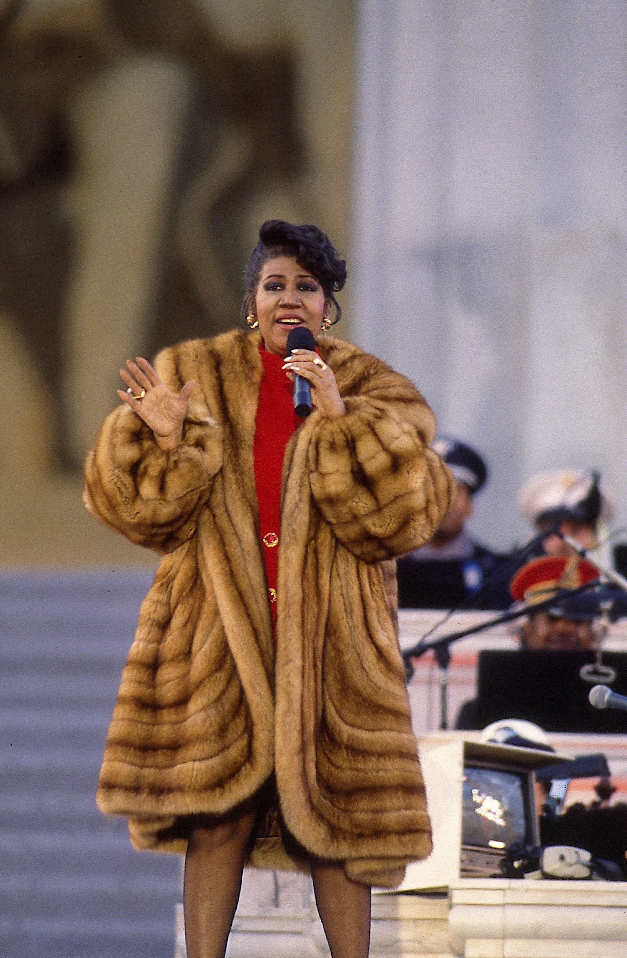 Lincoln Memorial, Aretha Franklin Wallpaper, 2000x3060 HD Phone