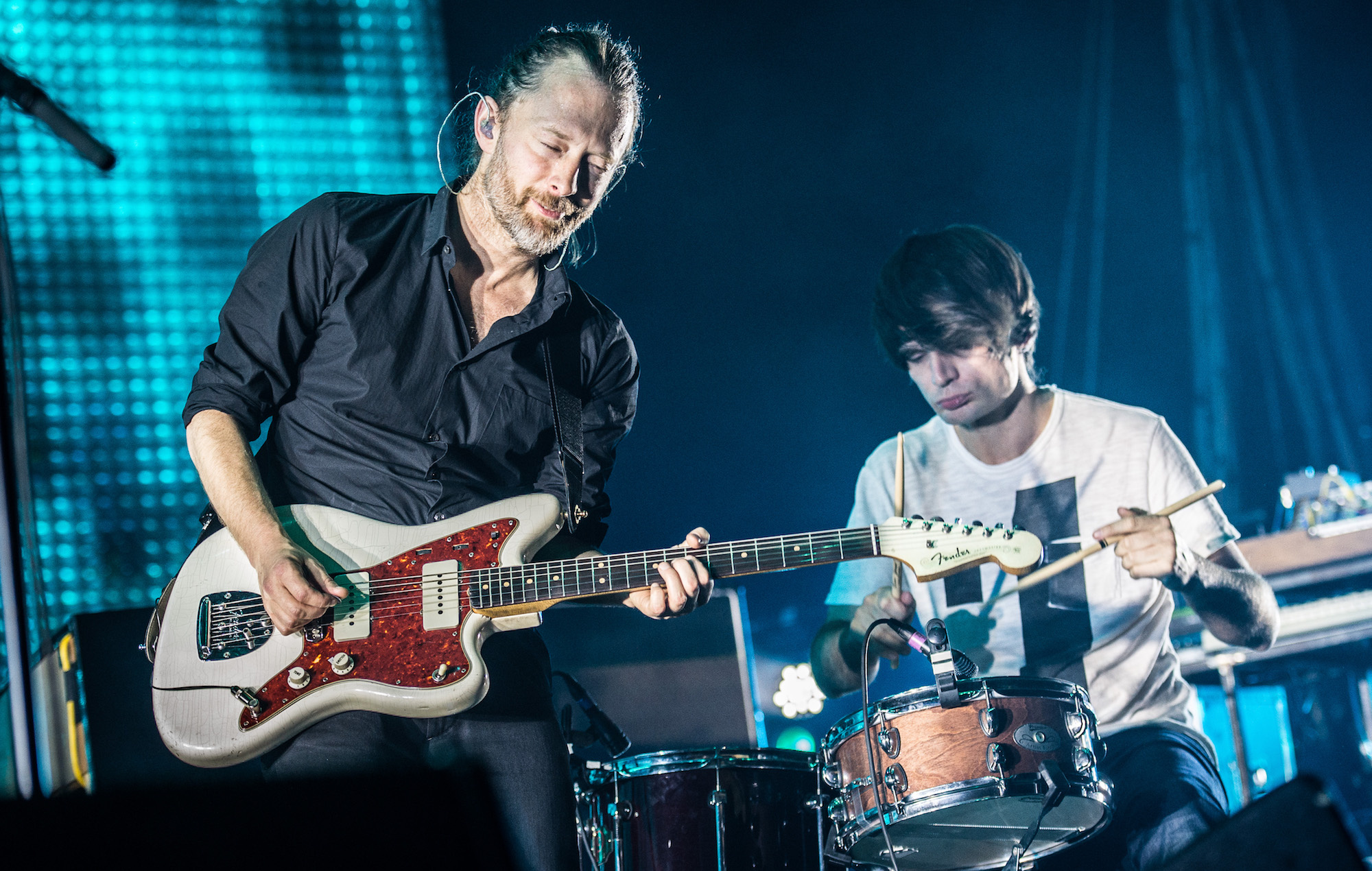 Thom Yorke, Challenging experiences, Inspirational music, Artistic resilience, 2000x1270 HD Desktop