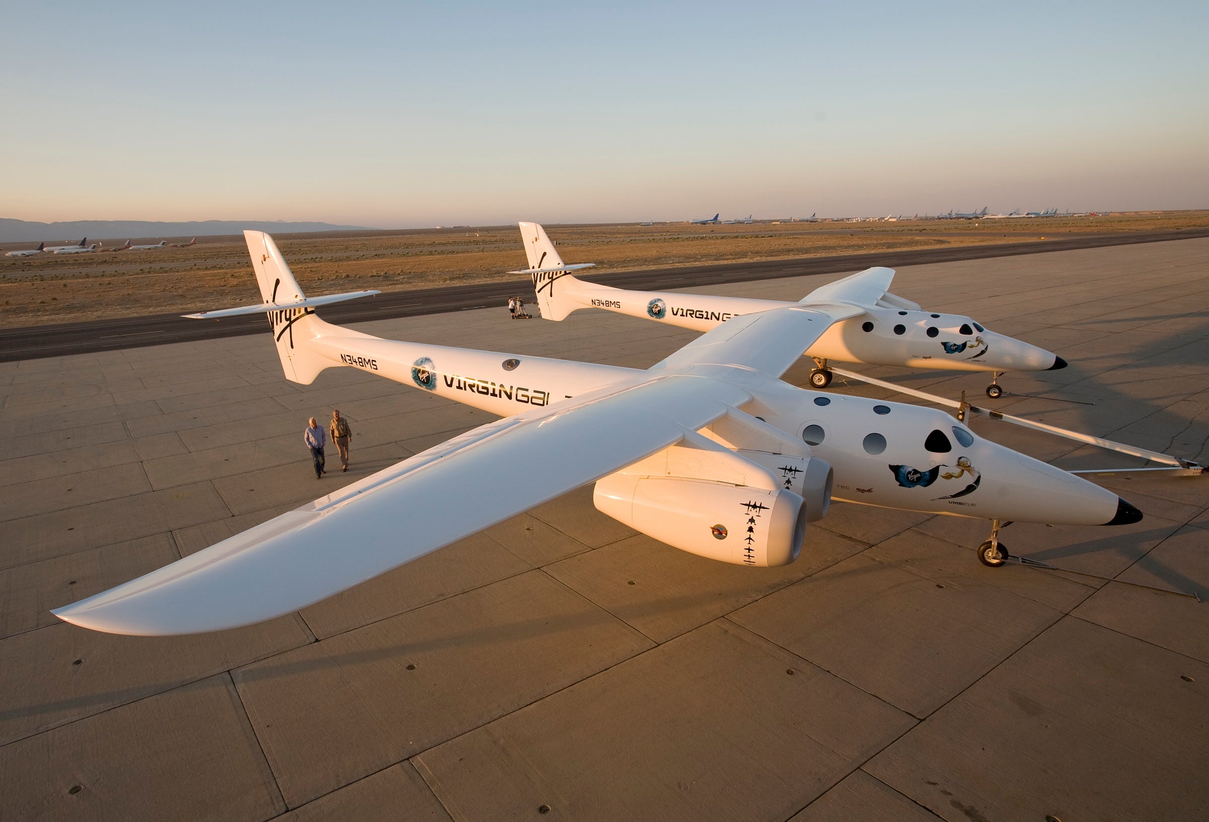 Virgin Galactic spacecraft, WhiteKnightTwo, Commercial spaceflight, Popular Science news, 2400x1640 HD Desktop